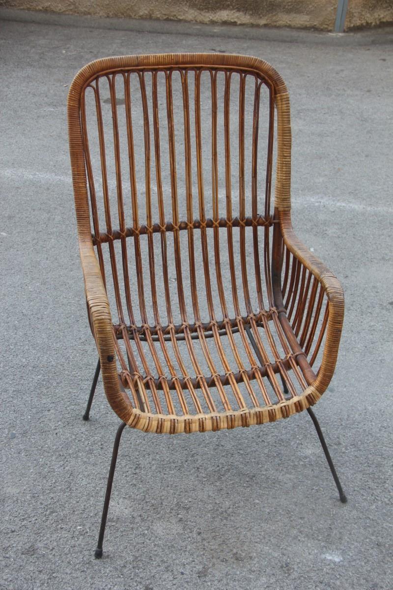 Chaises à haut dossier en bambou au design moderne du milieu du siècle. Pieds en fer au design italien.