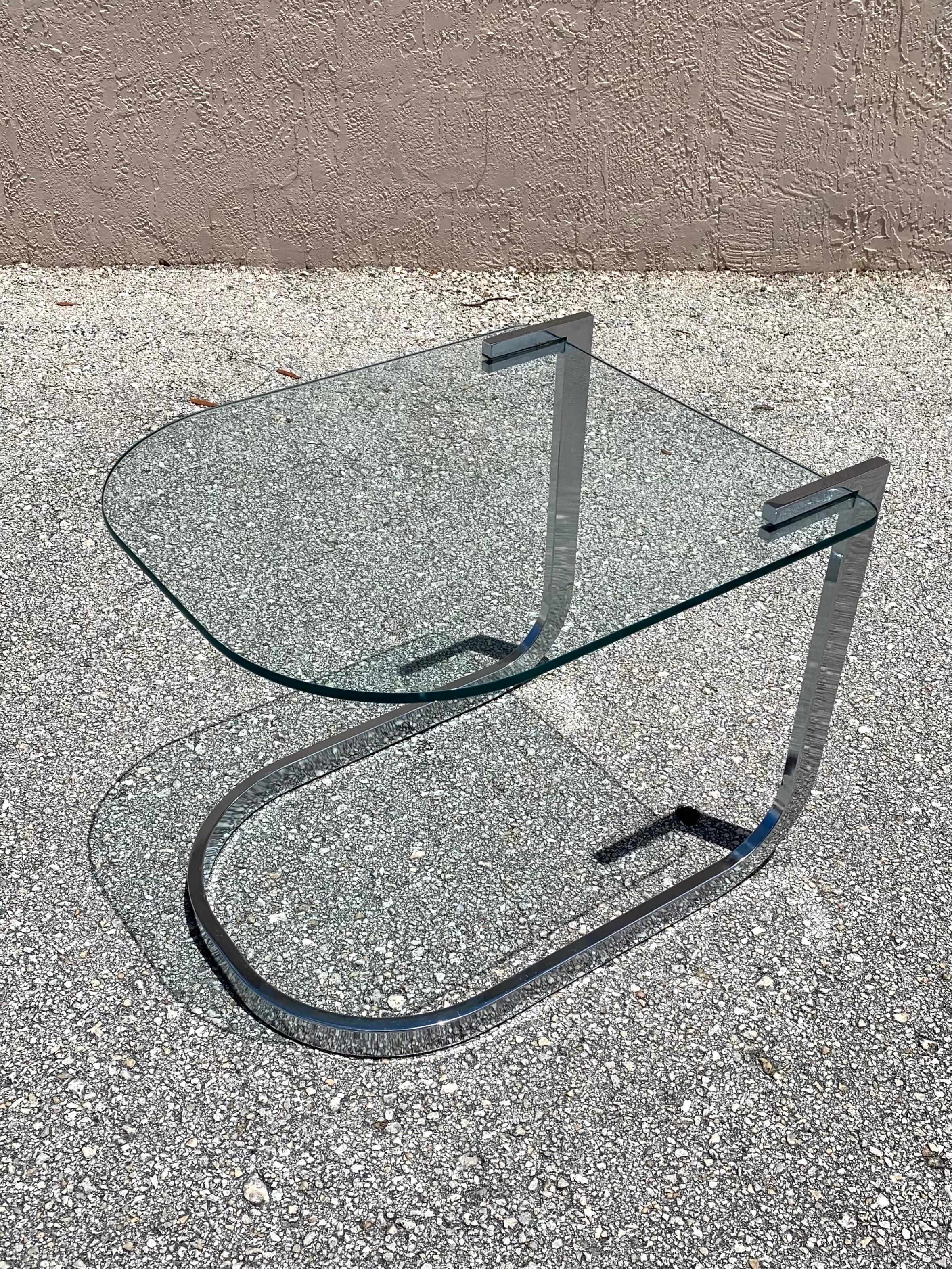 Mid-Century Modern Design Institute of America Chrome and Glass Nesting Tables In Good Condition For Sale In Boynton Beach, FL