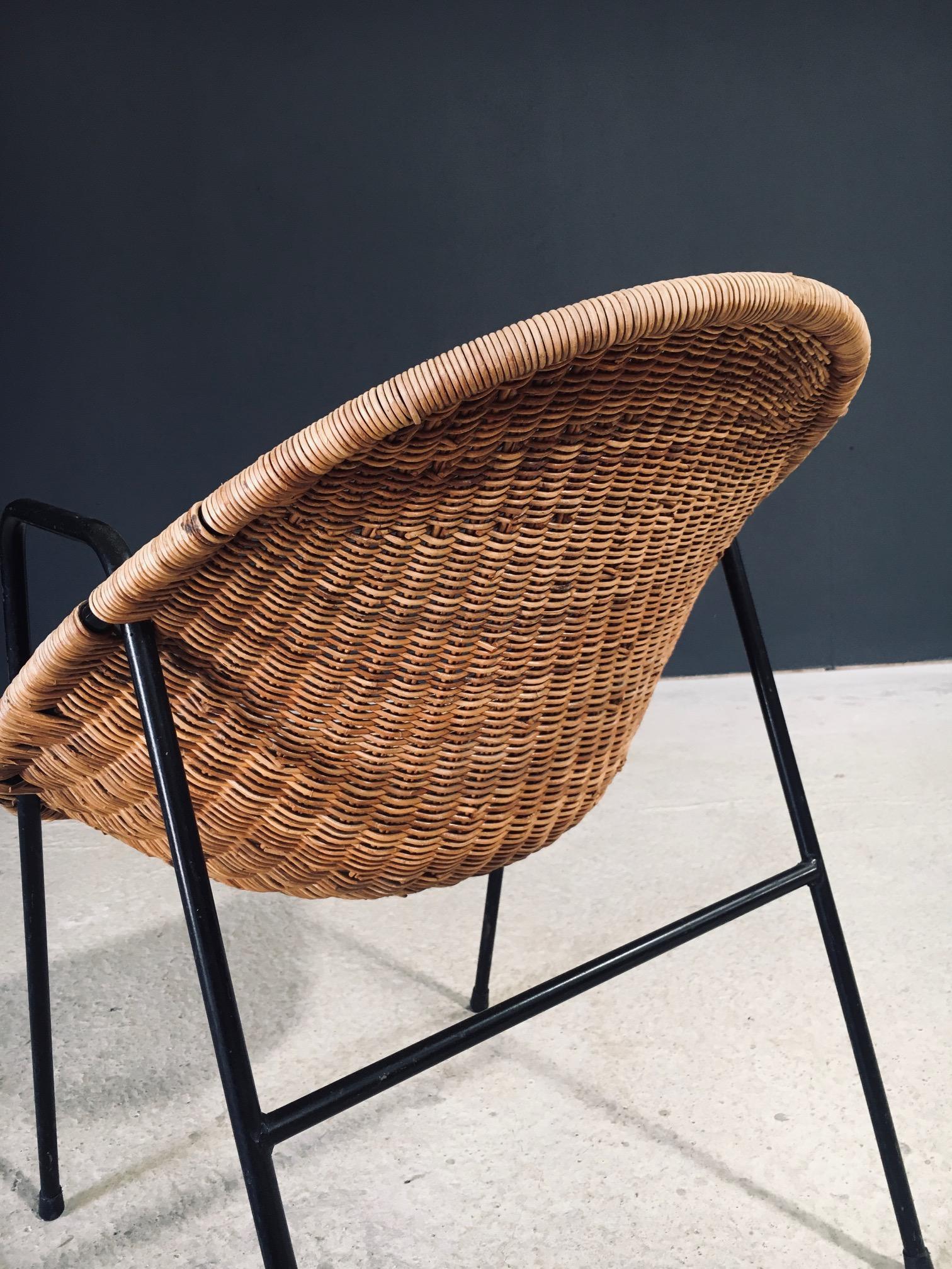 Poltrone in rattan di design della metà del secolo, Francia, anni '50 in vendita 6