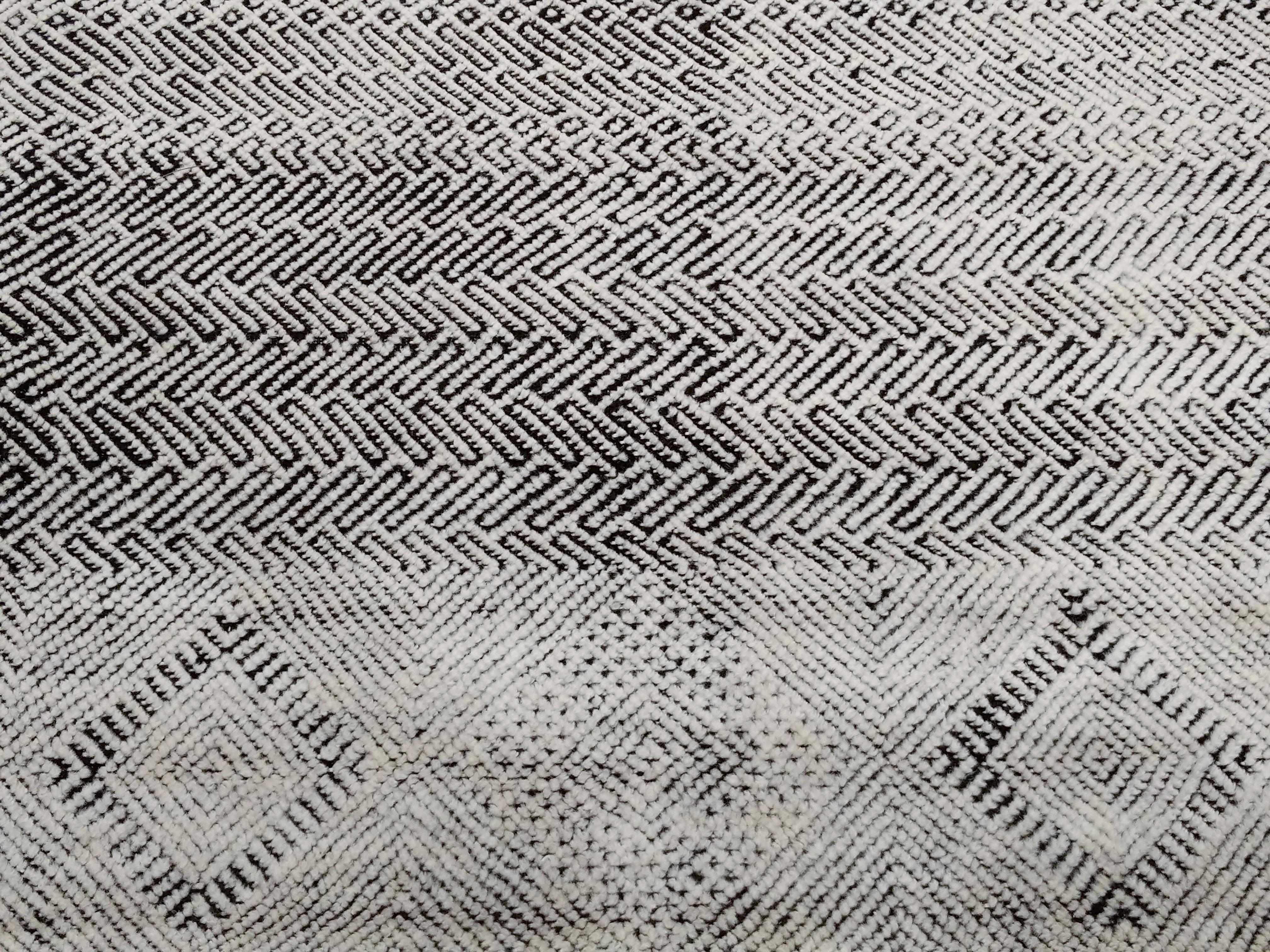 Moderner Design-Teppich aus der Jahrhundertmitte Geometrischer Shoowa-Teppich in Elfenbein (Moderne der Mitte des Jahrhunderts) im Angebot