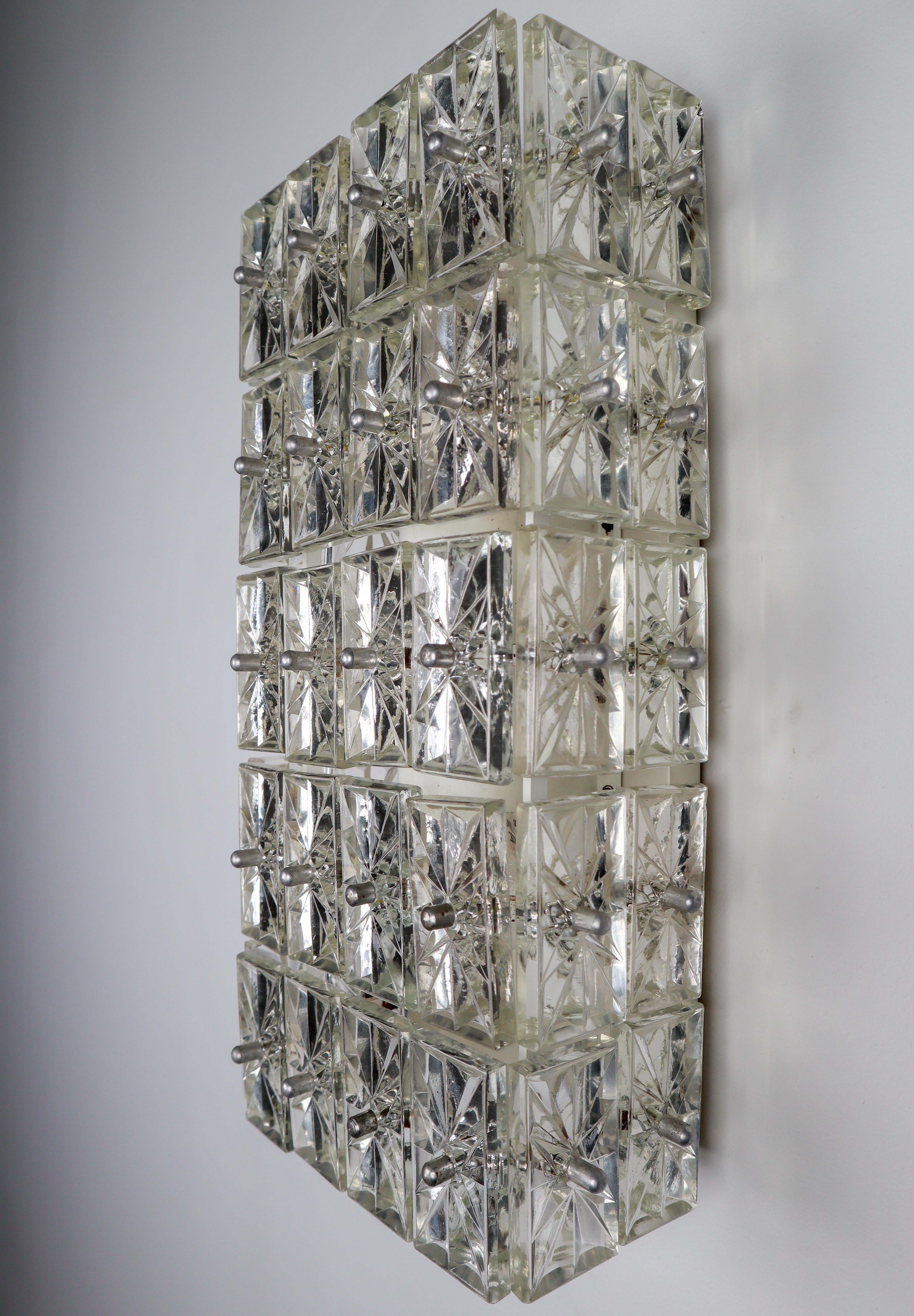 Lampade da parete dal design moderno di metà secolo Prodotte in Germania da Kinkeldey anni '70 in vendita 3