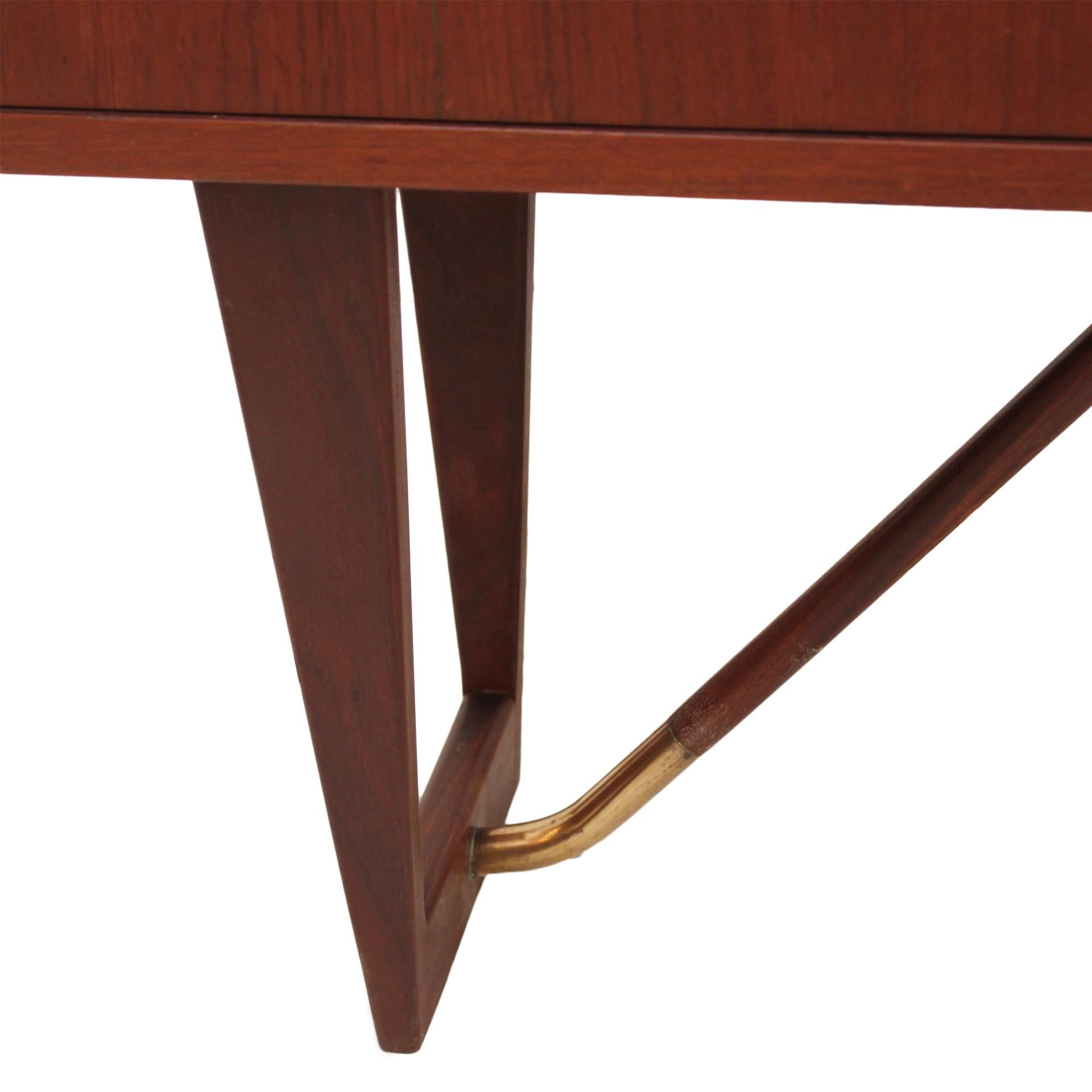 Moderner Schreibtisch aus Massivholz von Arne Vodder Boomerang aus der Jahrhundertmitte  im Angebot 3