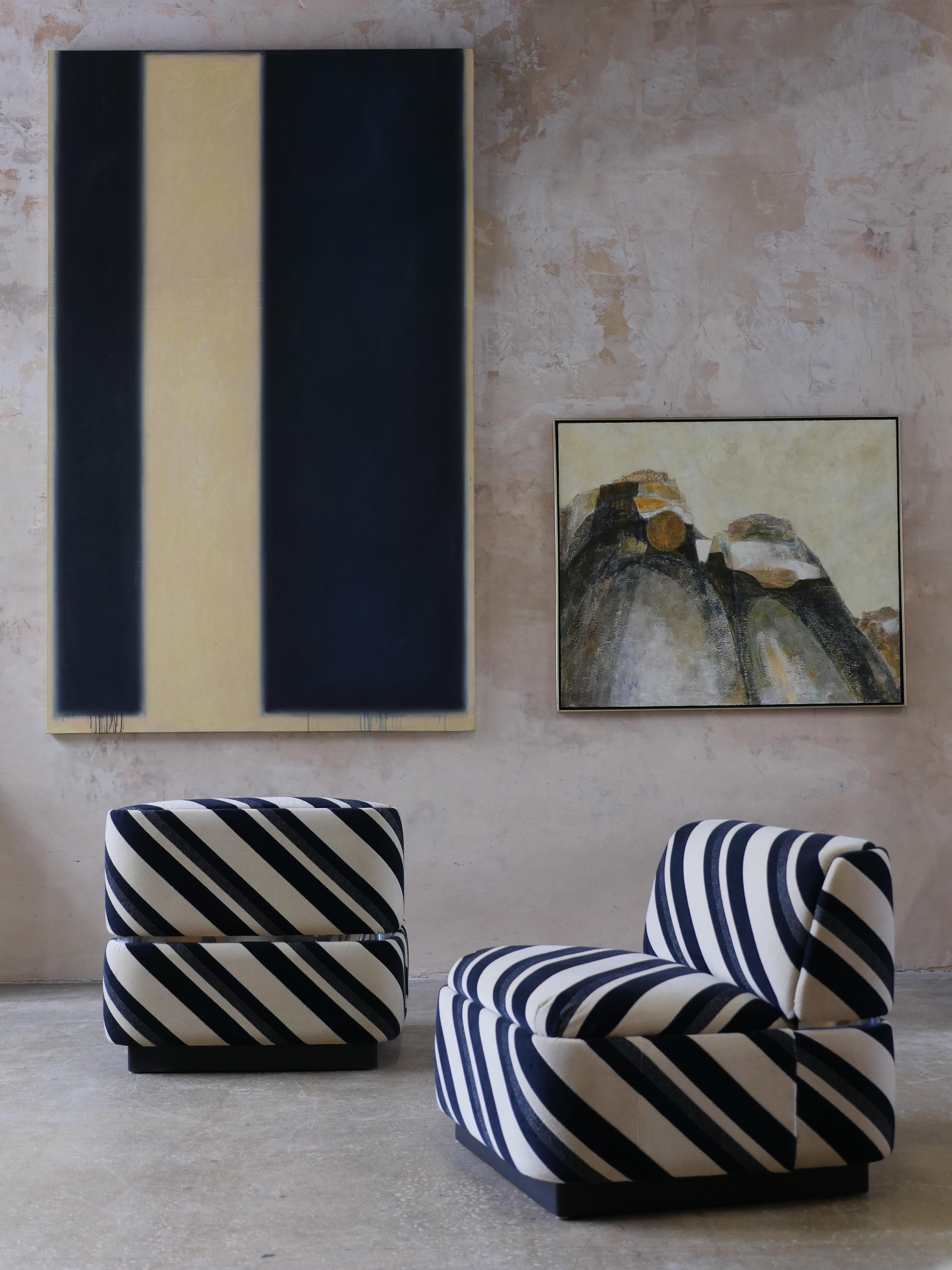Mid-Century Modern Designer Lounge Chairs With Kelly Wearstler Velvet - Set of 2 For Sale 4
