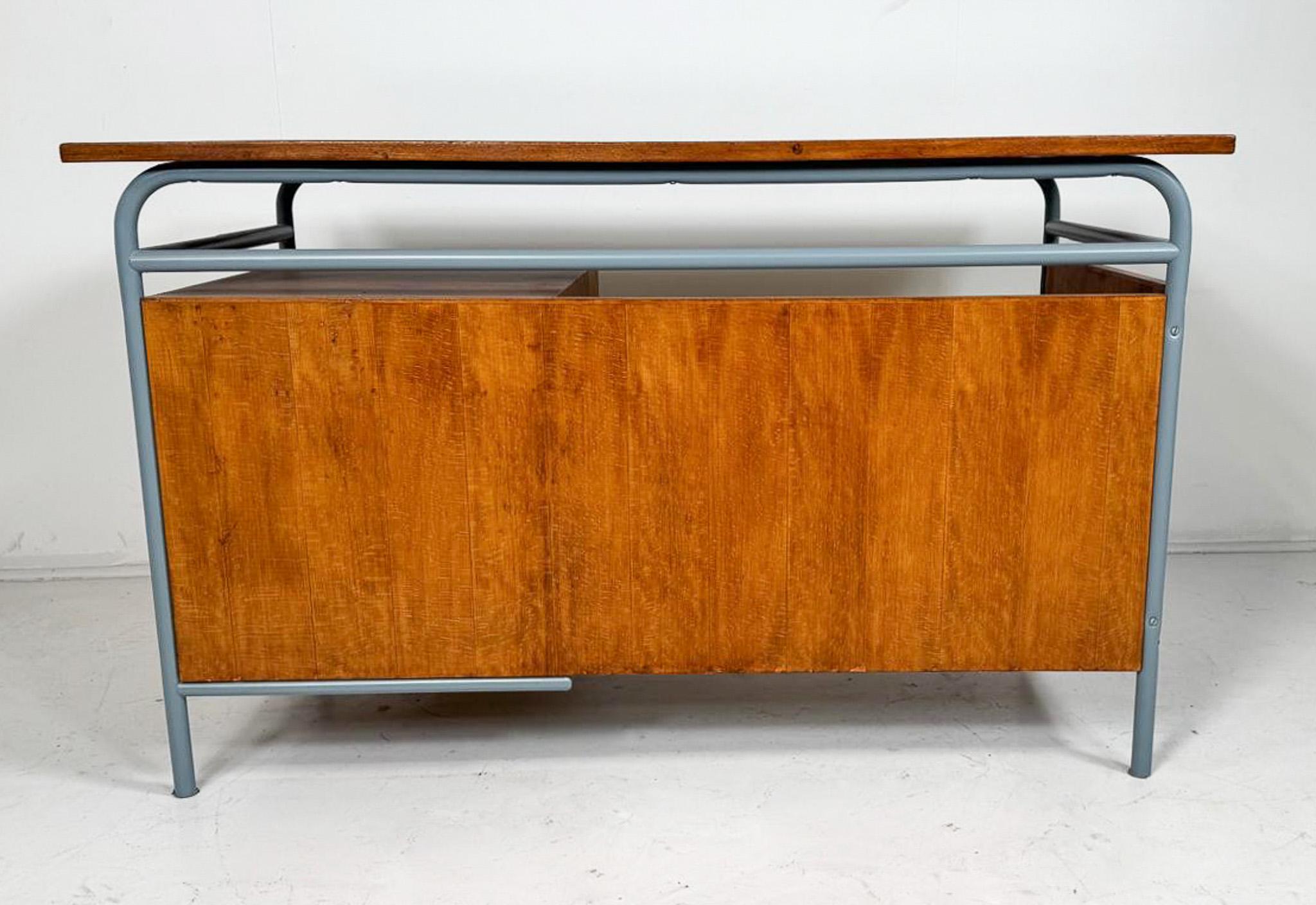 Métal Bureau moderne du milieu du siècle, 1960 en vente