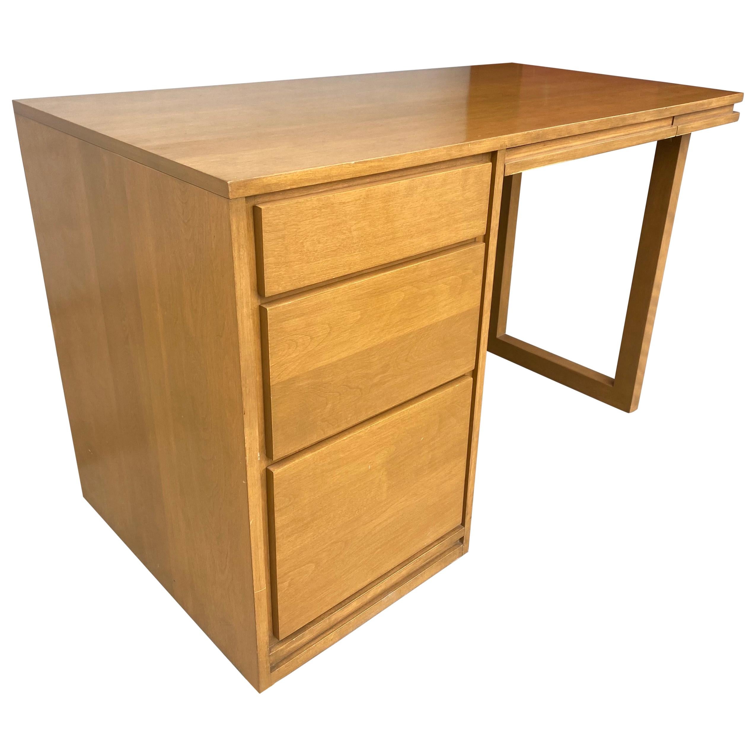 Moderner Schreibtisch und Stuhl aus der Mitte des Jahrhunderts von Russell Wright für Conant Ball im Angebot
