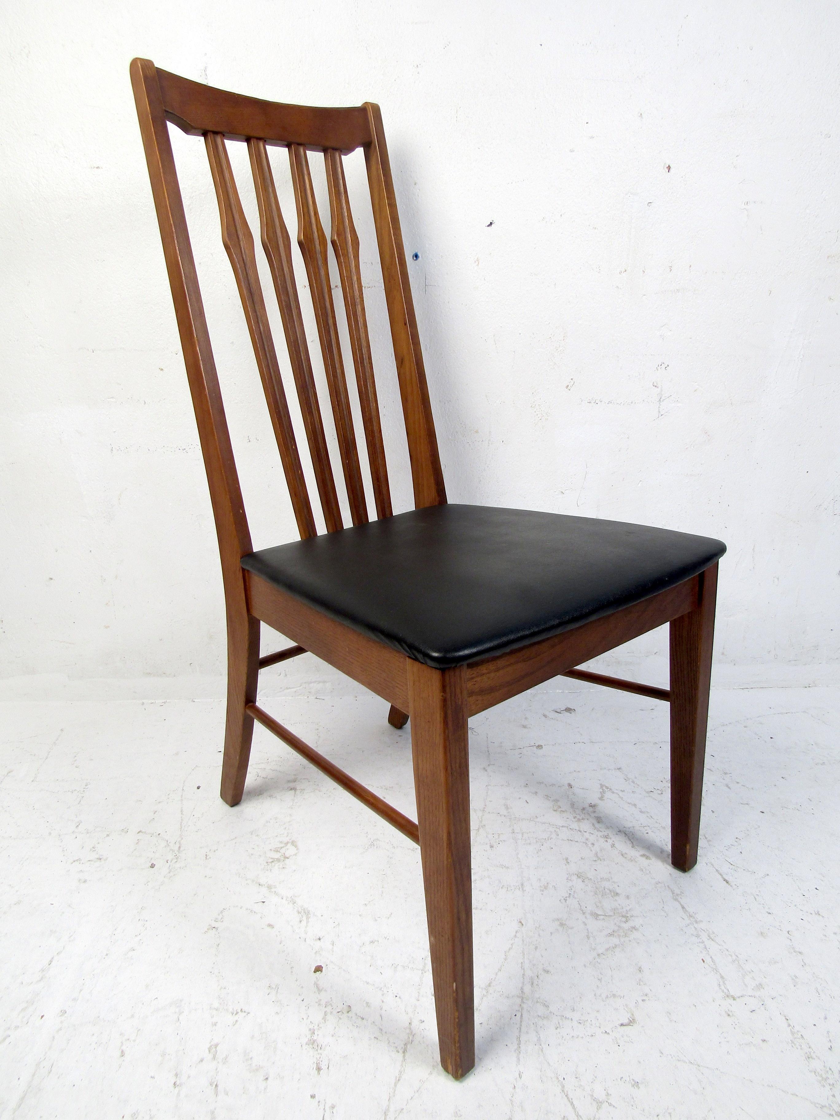 Mid-Century Modern Desk and Chair 5