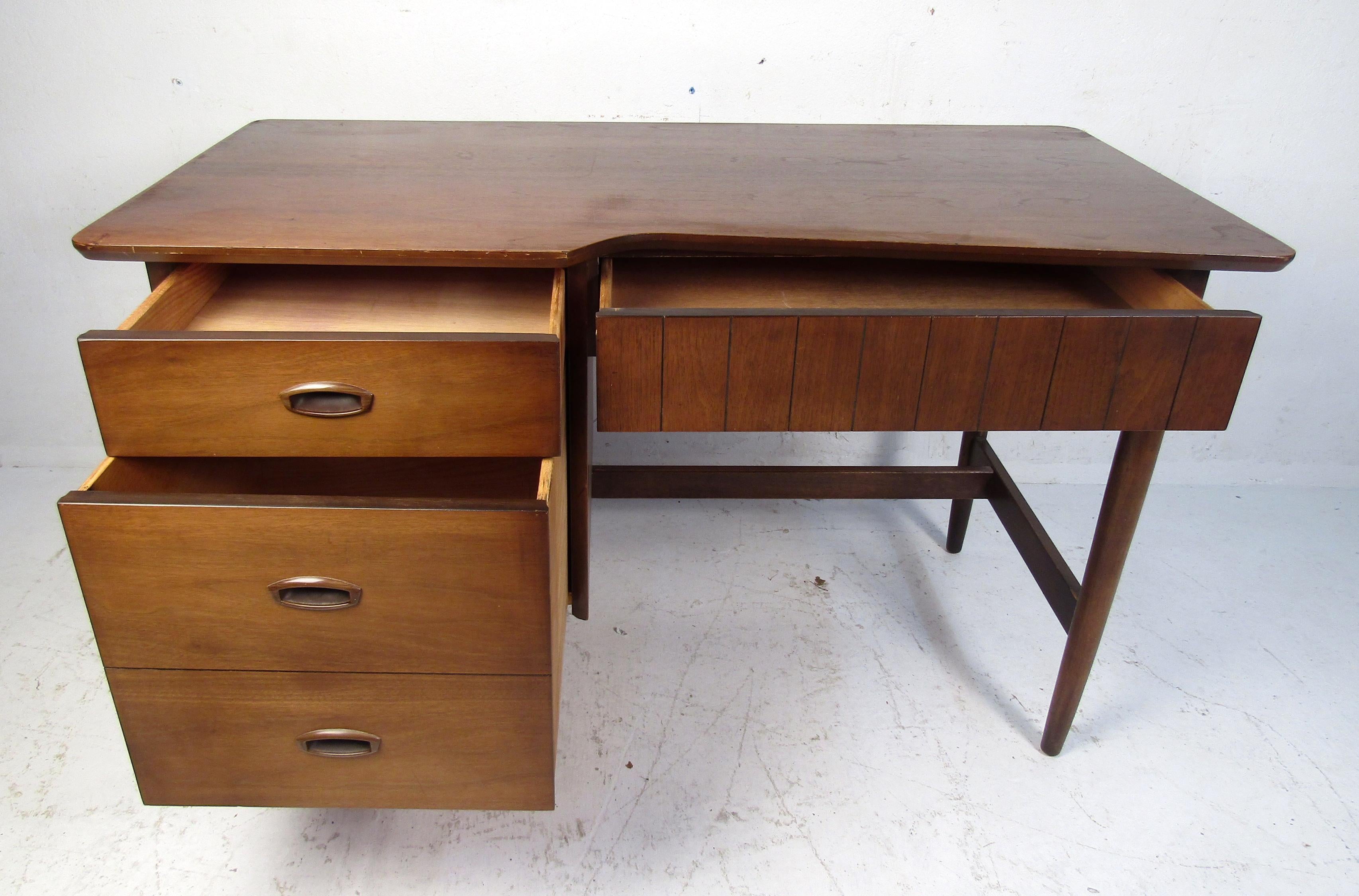 Mid-Century Modern Desk and Chair 1