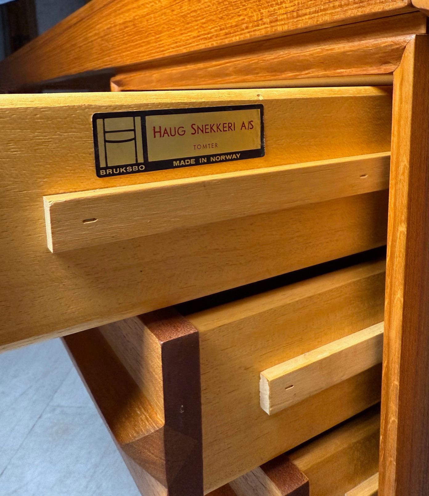 Mid Century Modern Desk by Bruksbo in Torbjorn Afdal Style, Norway, 1960s For Sale 9