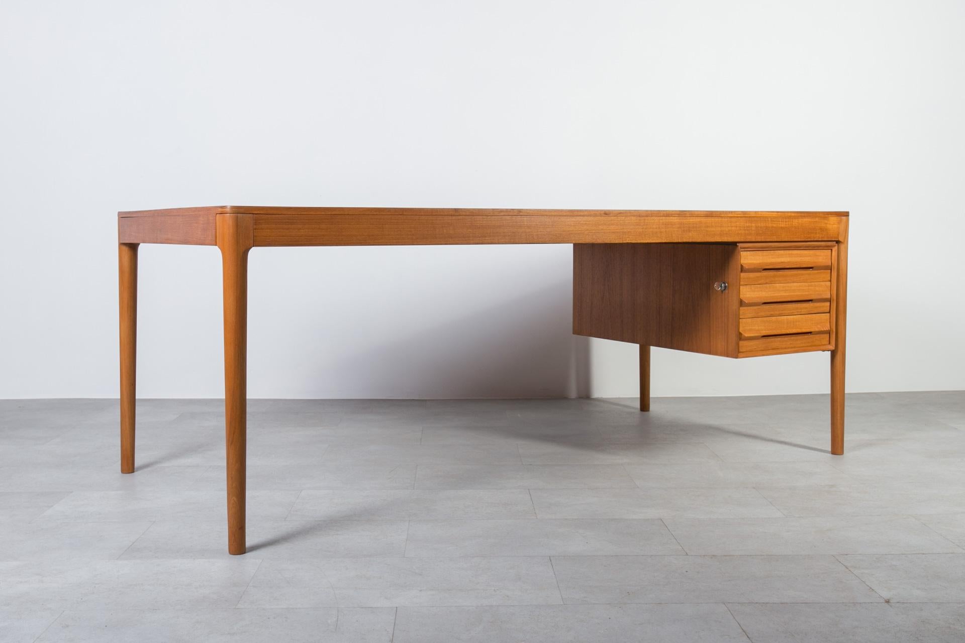 Mid-Century Modern Mid Century Modern Desk by Bruksbo in Torbjorn Afdal Style, Norway, 1960s For Sale