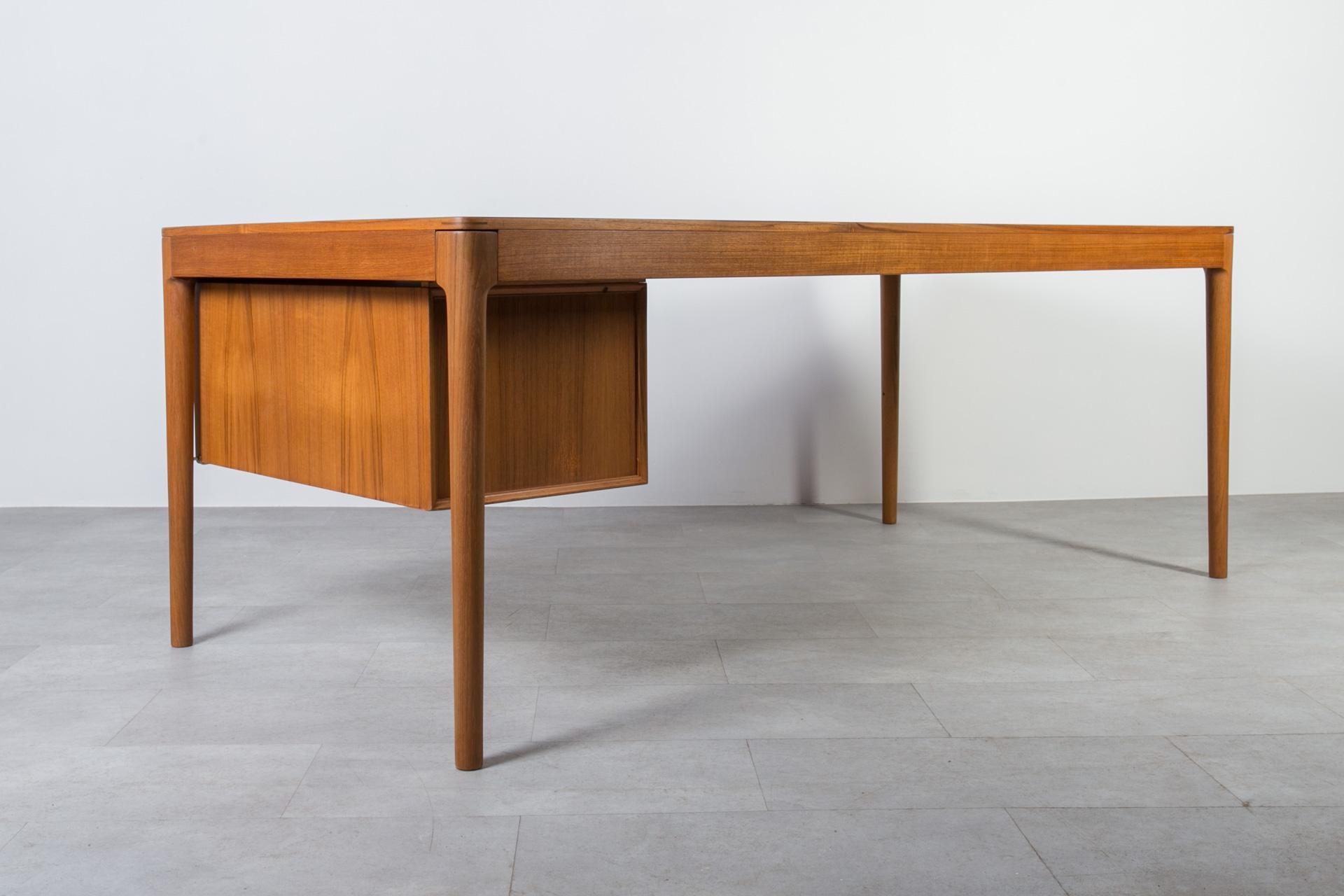 20th Century Mid Century Modern Desk by Bruksbo in Torbjorn Afdal Style, Norway, 1960s For Sale