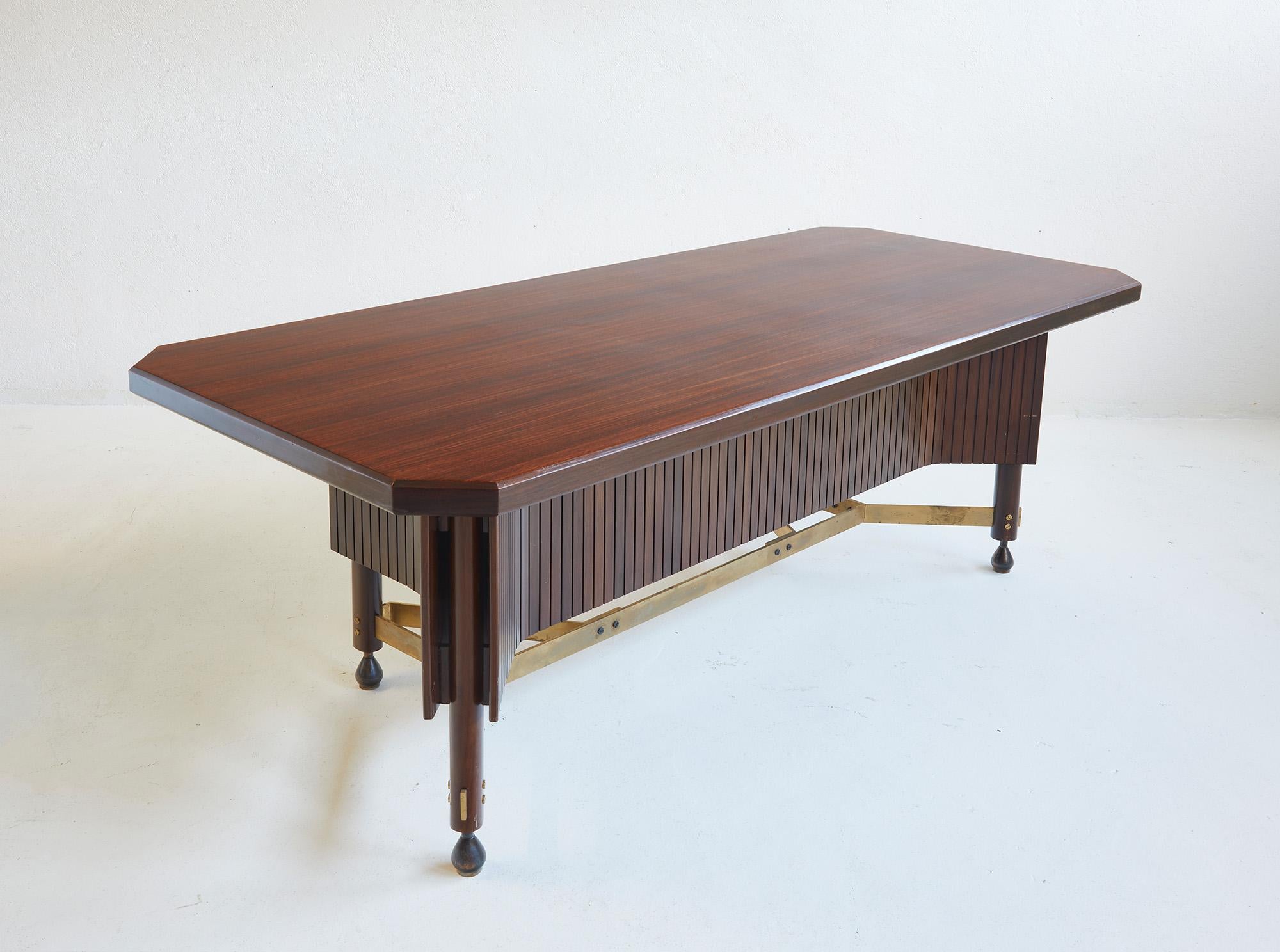 Scrivania moderna di metà secolo di Claudio Olivieri e Renato Angeli, Italia anni '50 In condizioni buone in vendita a Renens, CH