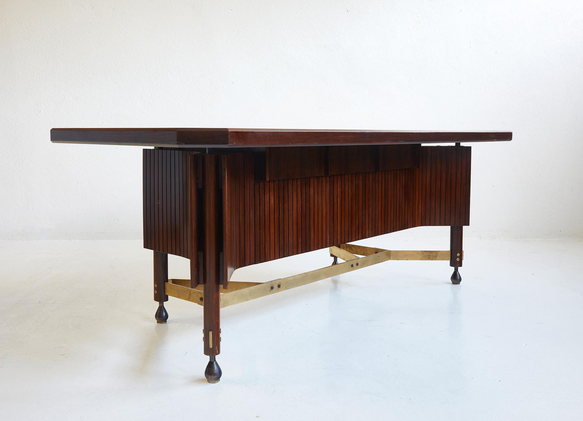 Metà XX secolo Scrivania moderna di metà secolo di Claudio Olivieri e Renato Angeli, Italia anni '50 in vendita