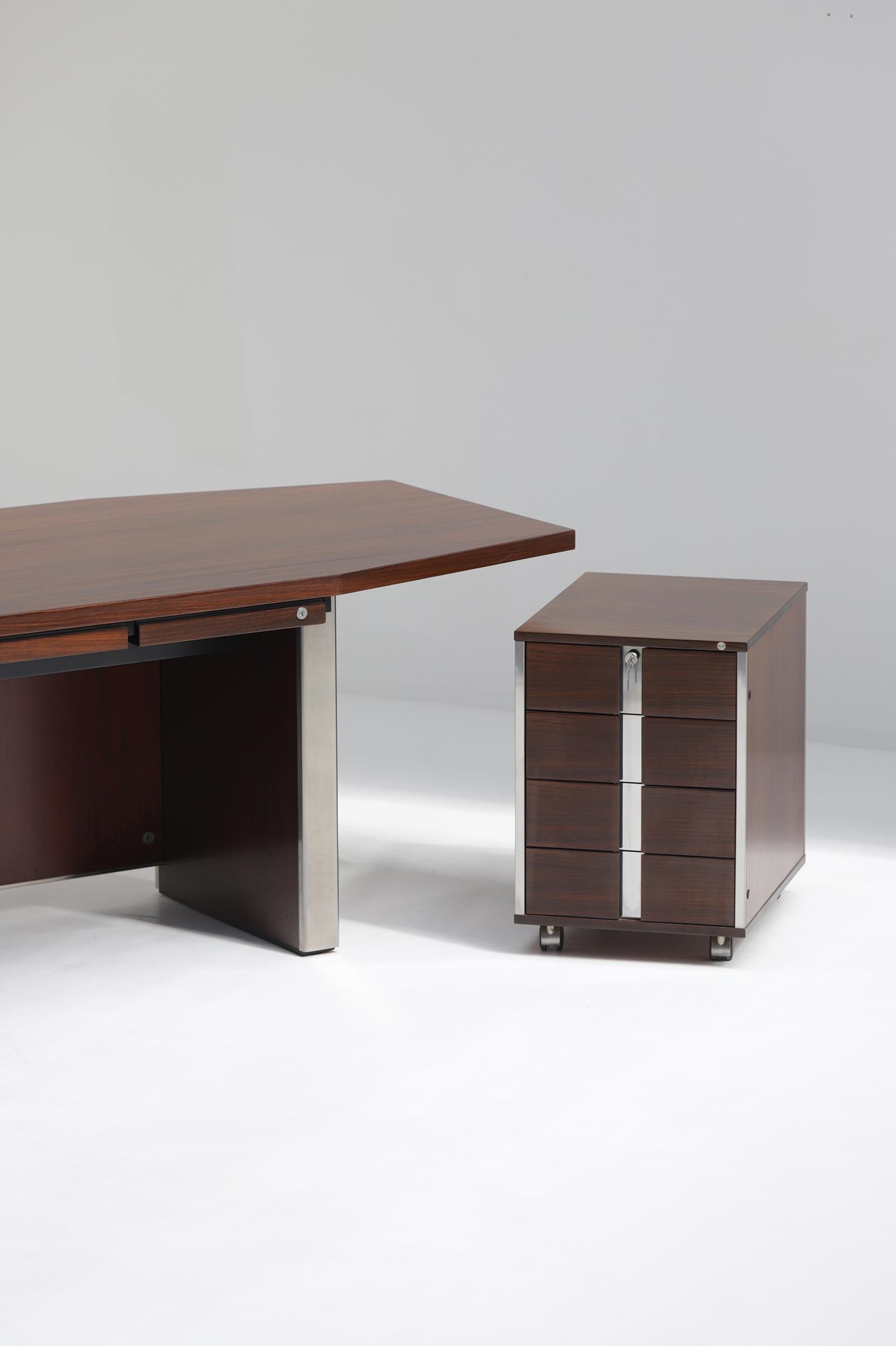 Mid-Century Modern Desk by Desk Ennio Fazioli & Ufficio Tecnico for Mim, Italy  In Good Condition For Sale In Antwerpen, Antwerp