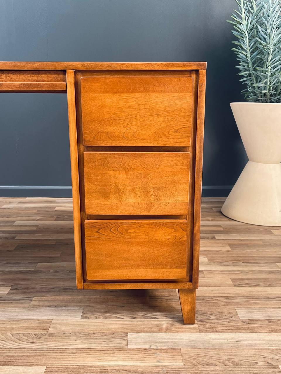 Mid-Century Modern Desk by Rusell Wright for Conant Ball For Sale 1