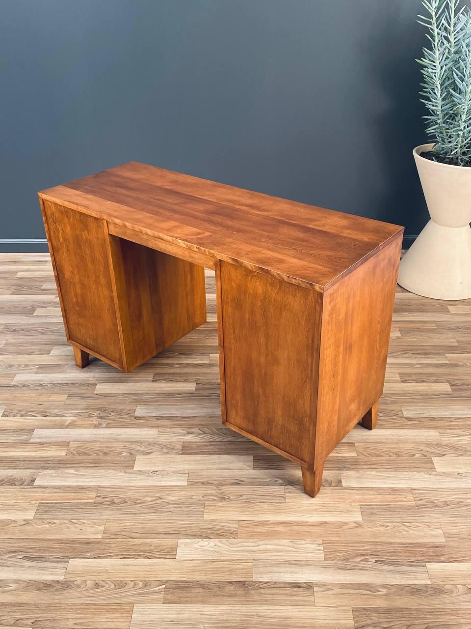 Mid-Century Modern Desk by Rusell Wright for Conant Ball For Sale 3