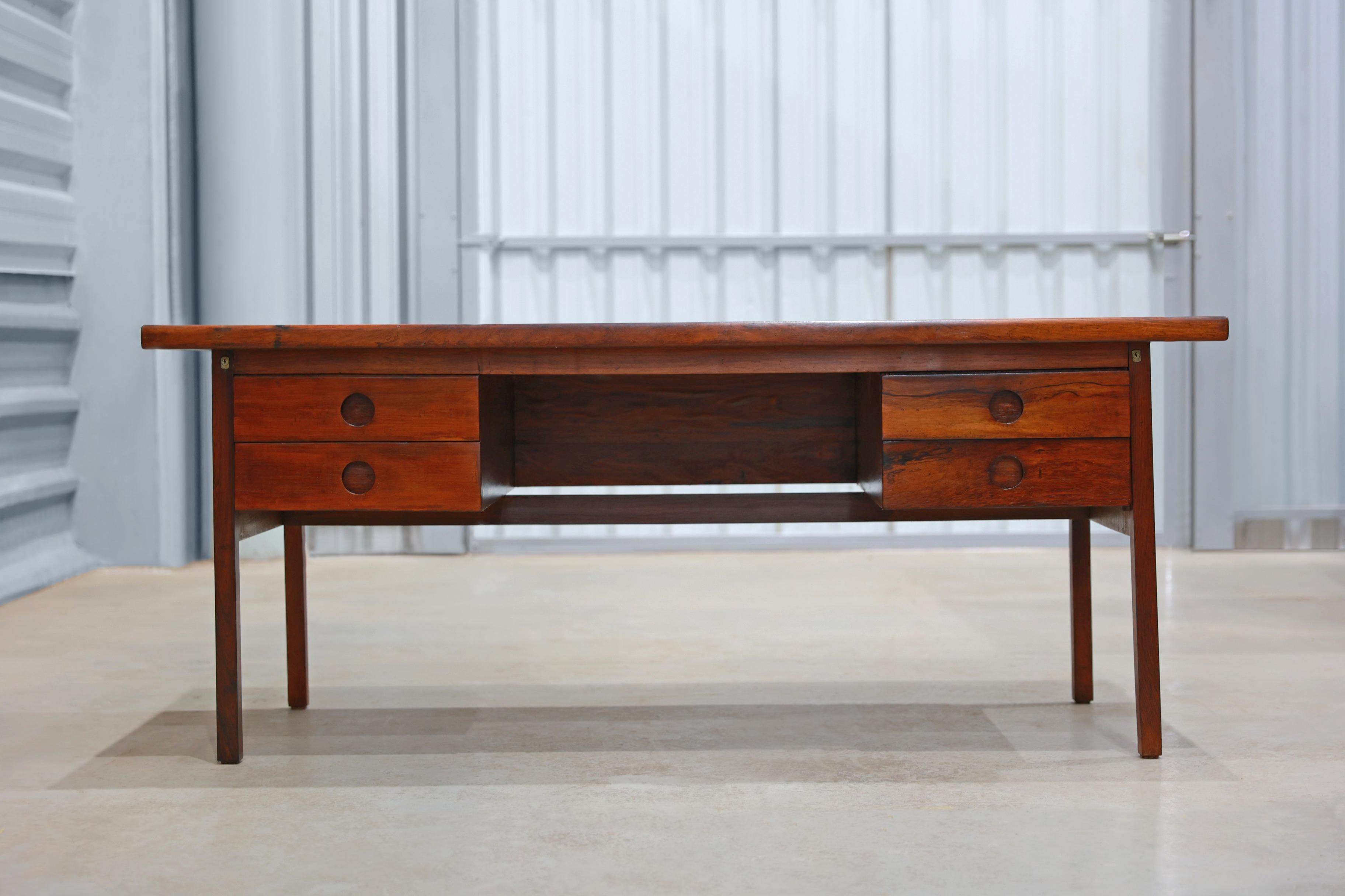Mid-Century Modern Desk by Sergio Rodrigues, Brazil, 1960s For Sale 5