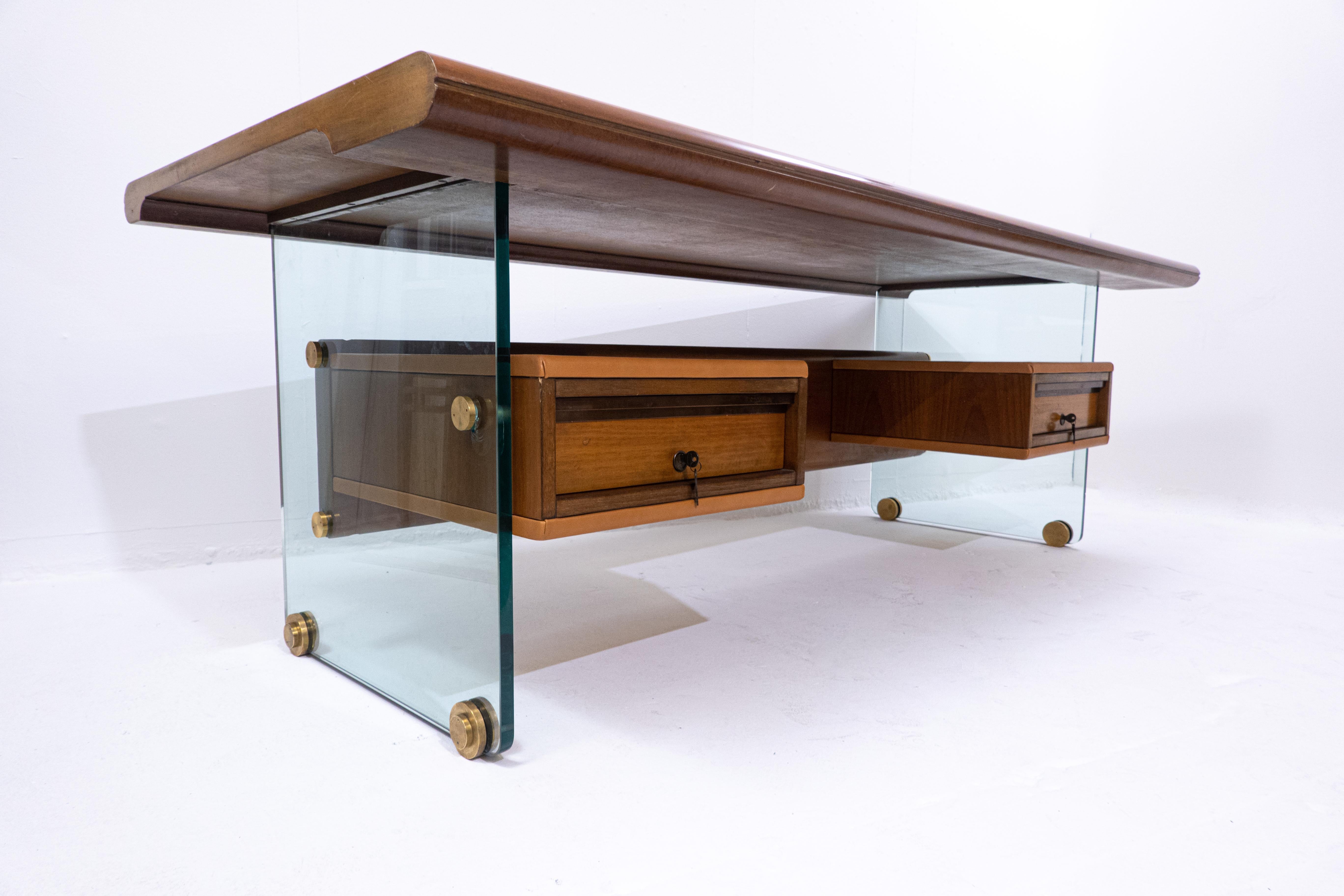 Mid-Century Modern Desk by Tosi, Glass Wood Leather and Bronze, Italy, 1968 For Sale 5