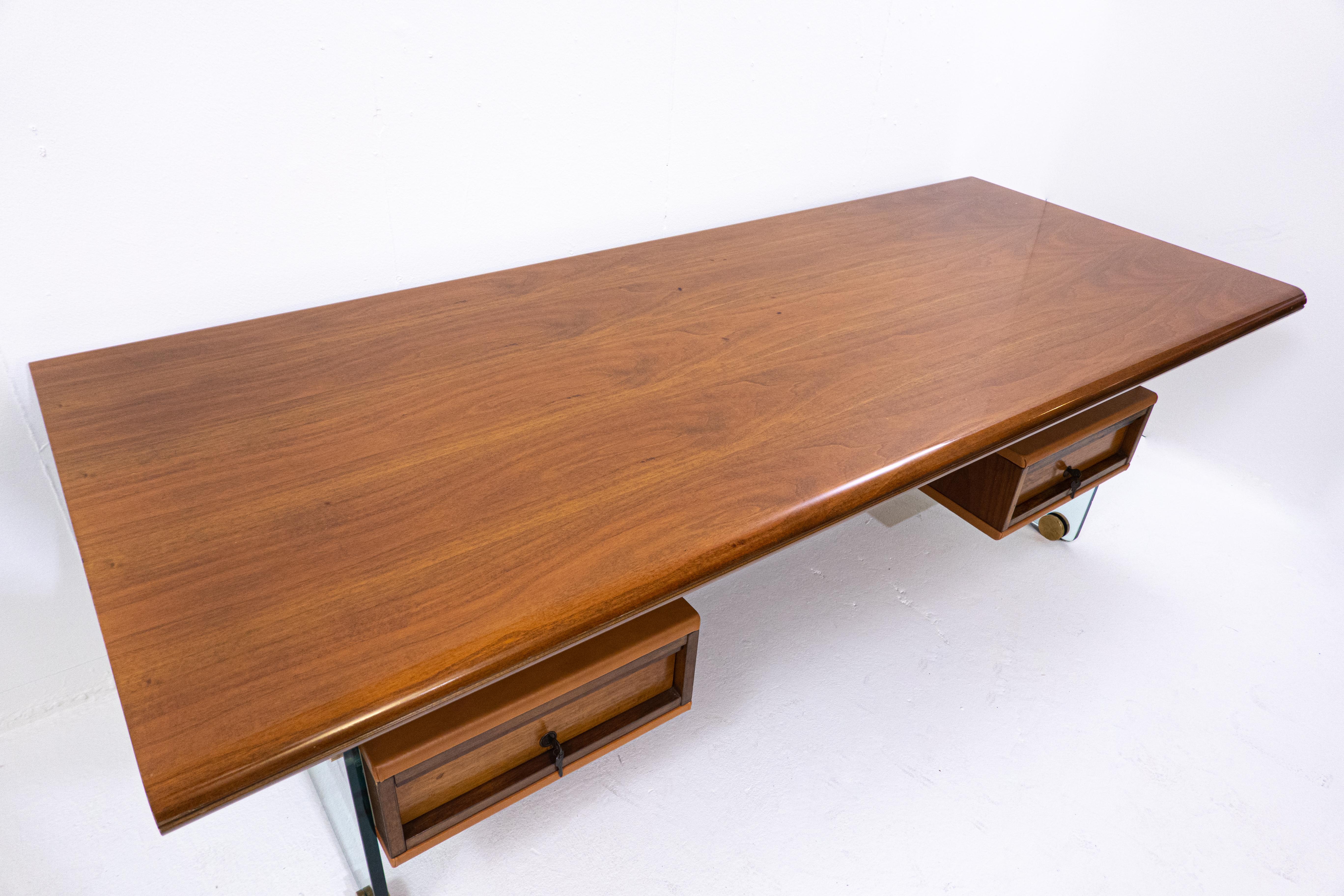 Mid-Century Modern Desk by Tosi, Glass Wood Leather and Bronze, Italy, 1968 For Sale 1
