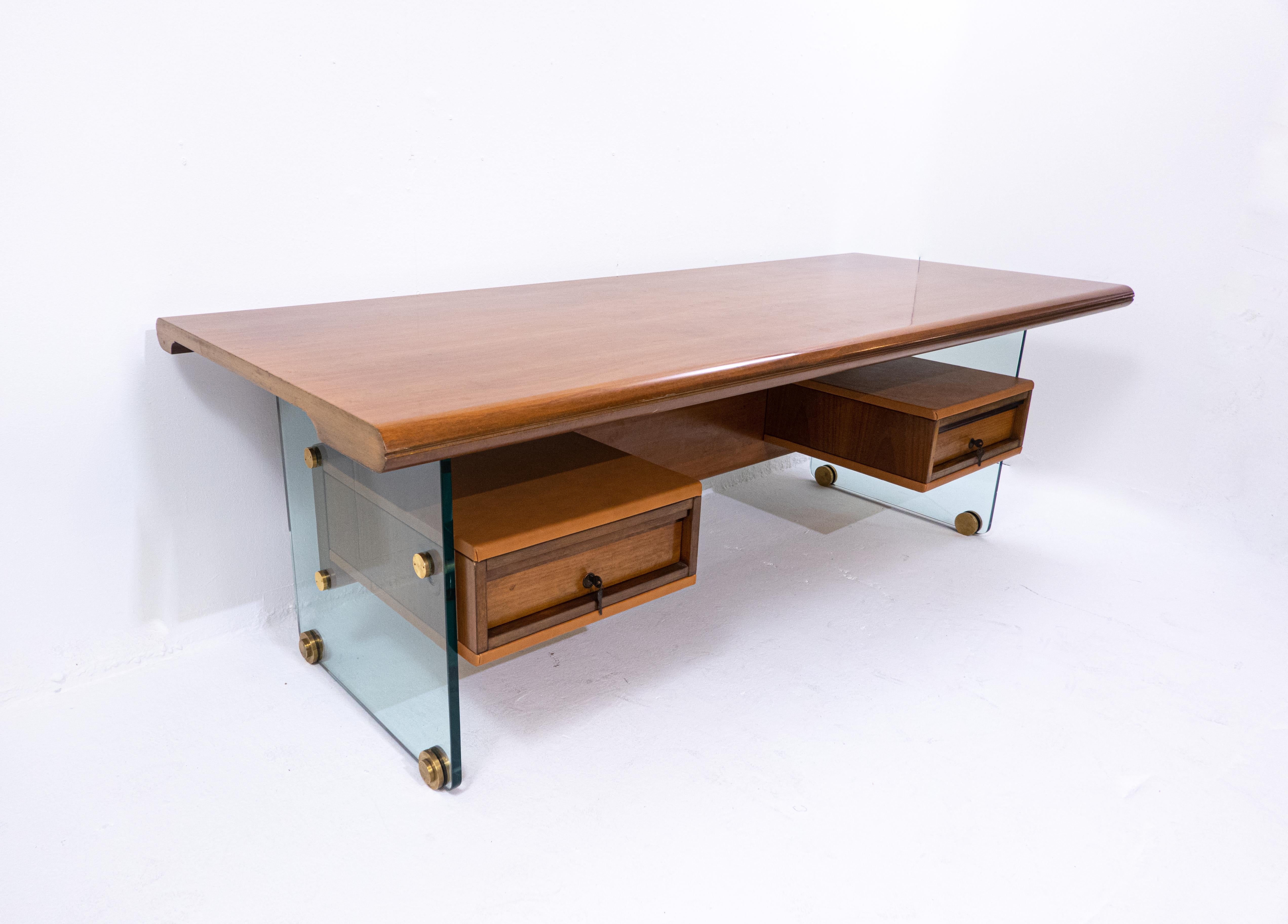 Mid-Century Modern Desk by Tosi, Glass Wood Leather and Bronze, Italy, 1968 For Sale 2