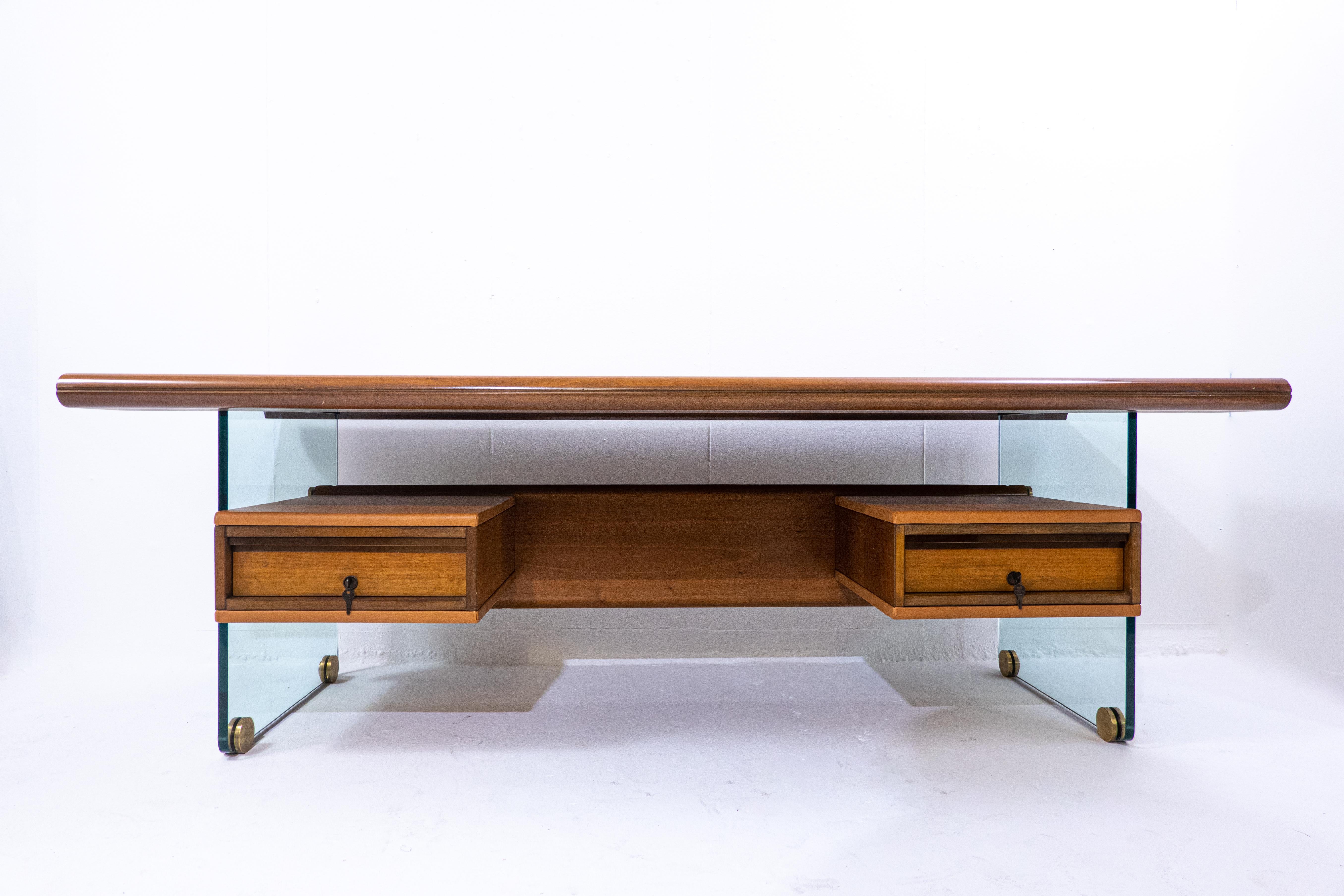Mid-Century Modern Desk by Tosi, Glass Wood Leather and Bronze, Italy, 1968 For Sale 3