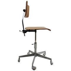 Moderner Schreibtischstuhl aus der Jahrhundertmitte von Jorgen Rasmussen Metall Oak Dänemark, um 1950