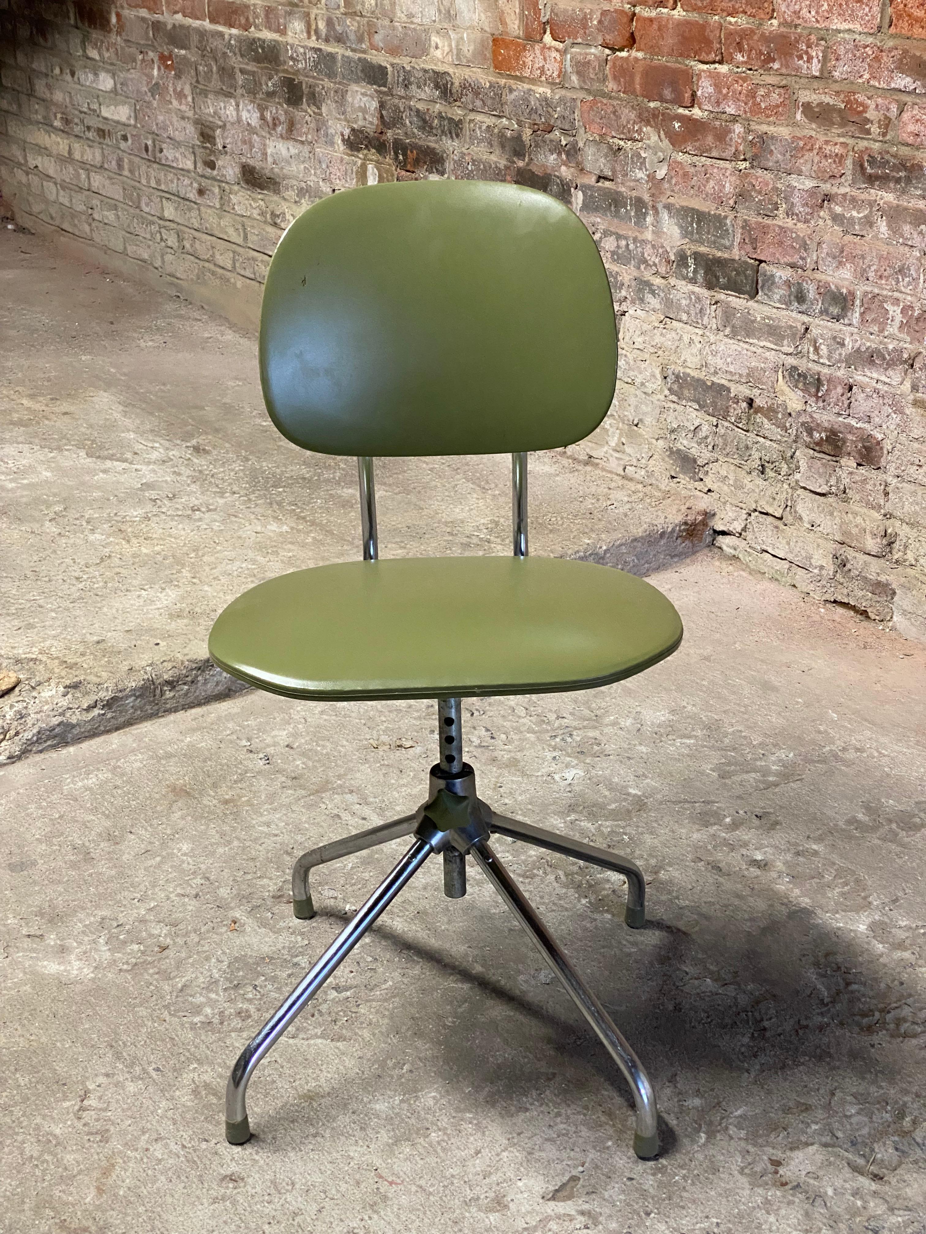 Mid-20th Century Mid-Century Modern Desk Chair