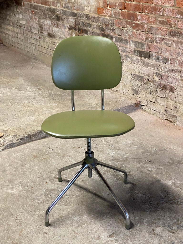 Mid-20th Century Mid-Century Modern Desk Chair For Sale