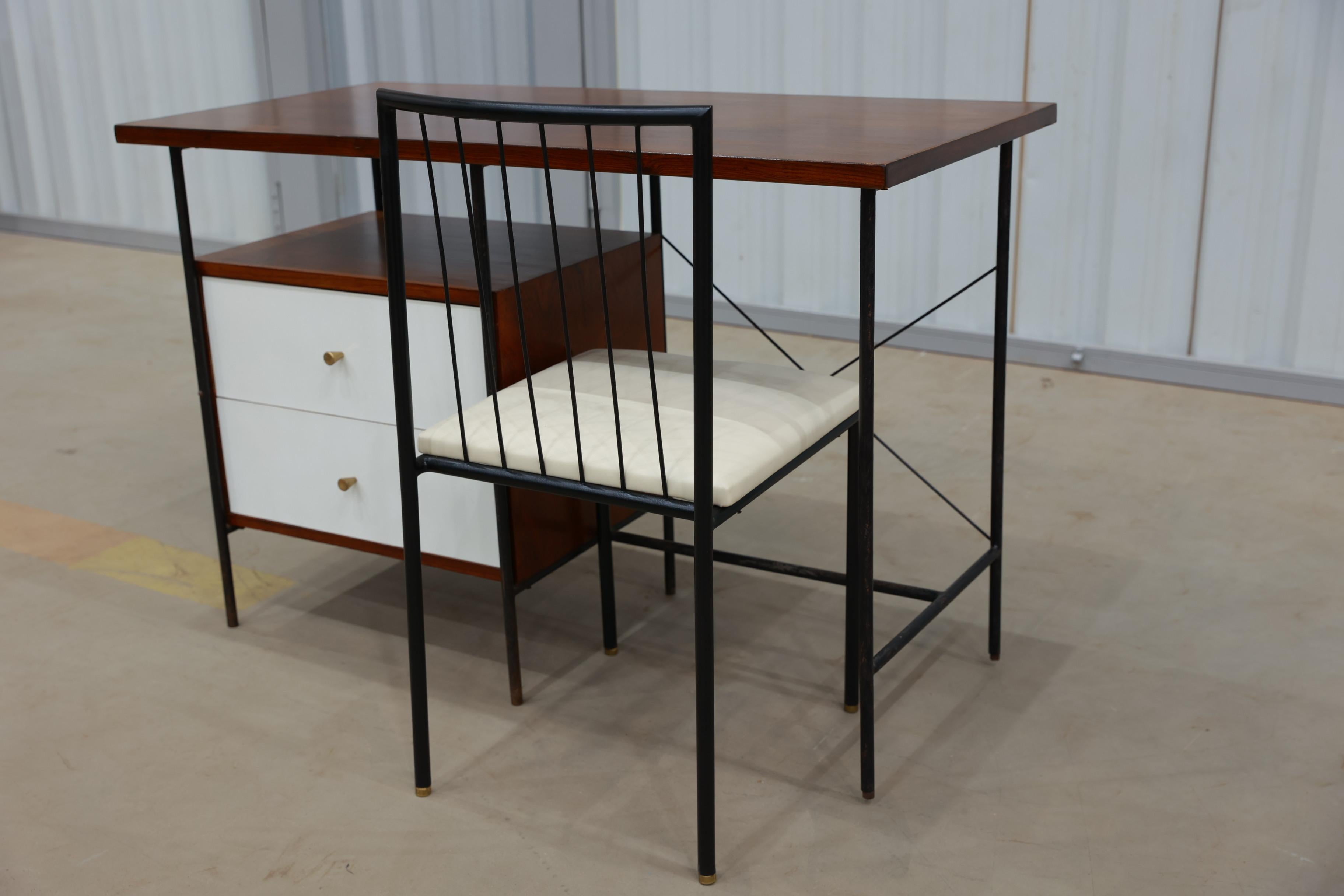 Brazilian Mid-Century Modern Desk & Chair in Hardwood & Iron by Geraldo de Barros, Brazil For Sale