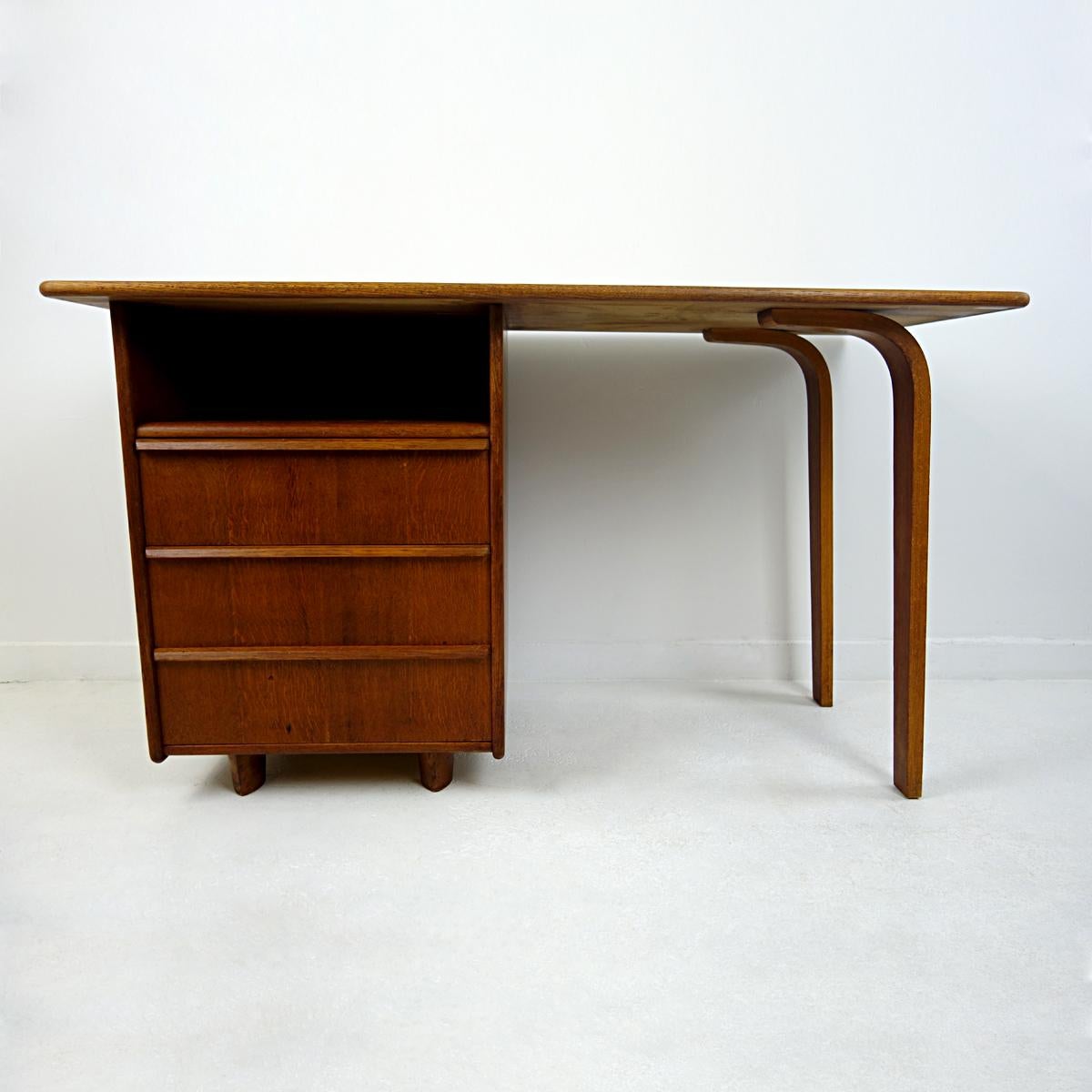 Moderner Schreibtisch aus der Mitte des Jahrhunderts, entworfen von Cees Braakman für USM Pastoe (Moderne der Mitte des Jahrhunderts) im Angebot