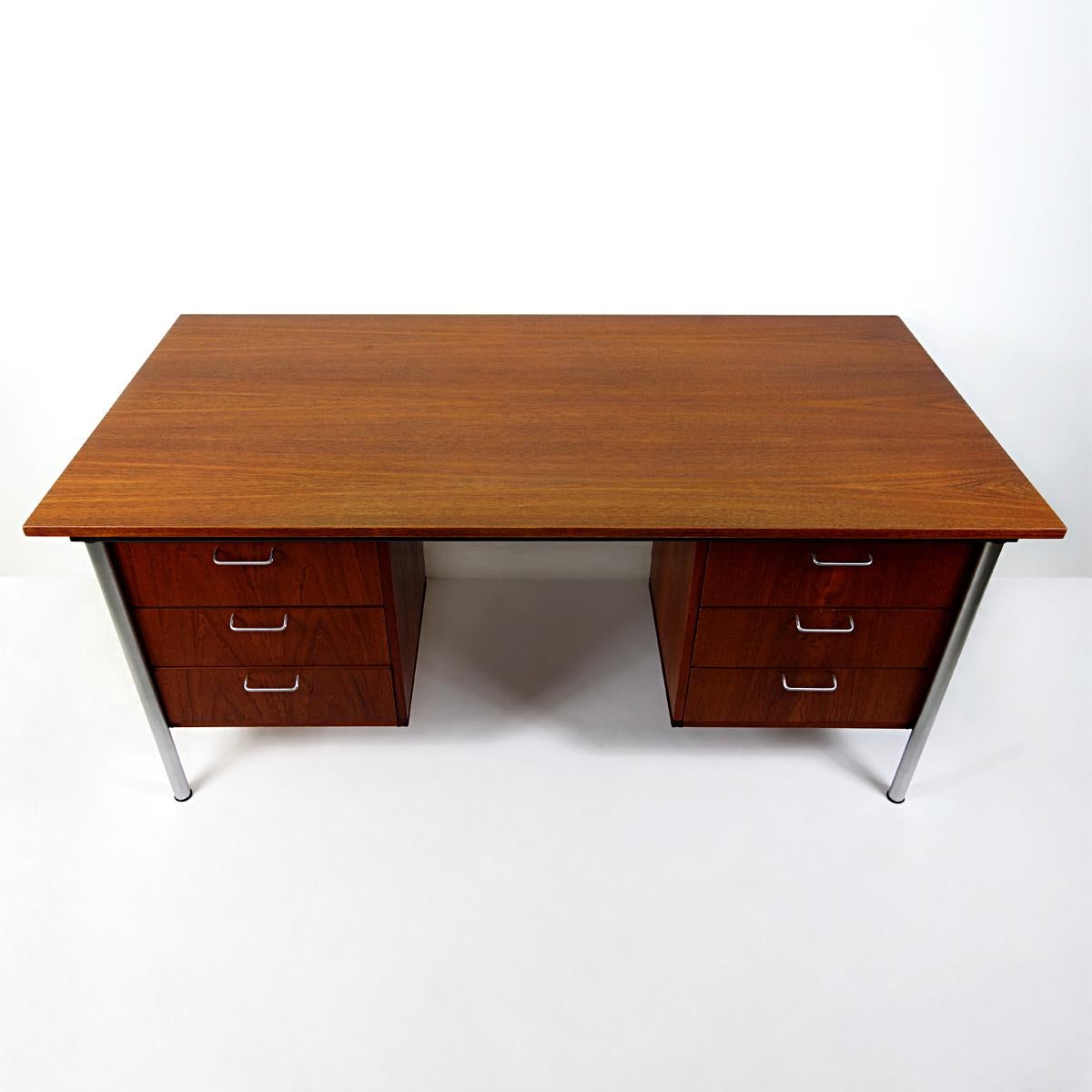 Mid-Century Modern Desk Designed by Cees Braakman for USM Pastoe In Good Condition For Sale In Doornspijk, NL