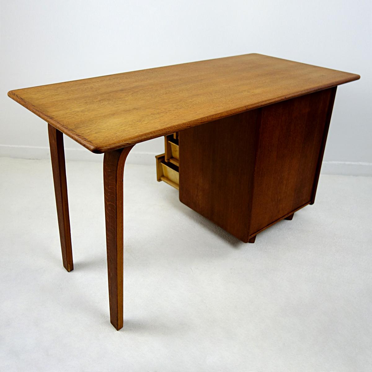 Mid-20th Century Mid-Century Modern Desk Designed by Cees Braakman for USM Pastoe For Sale