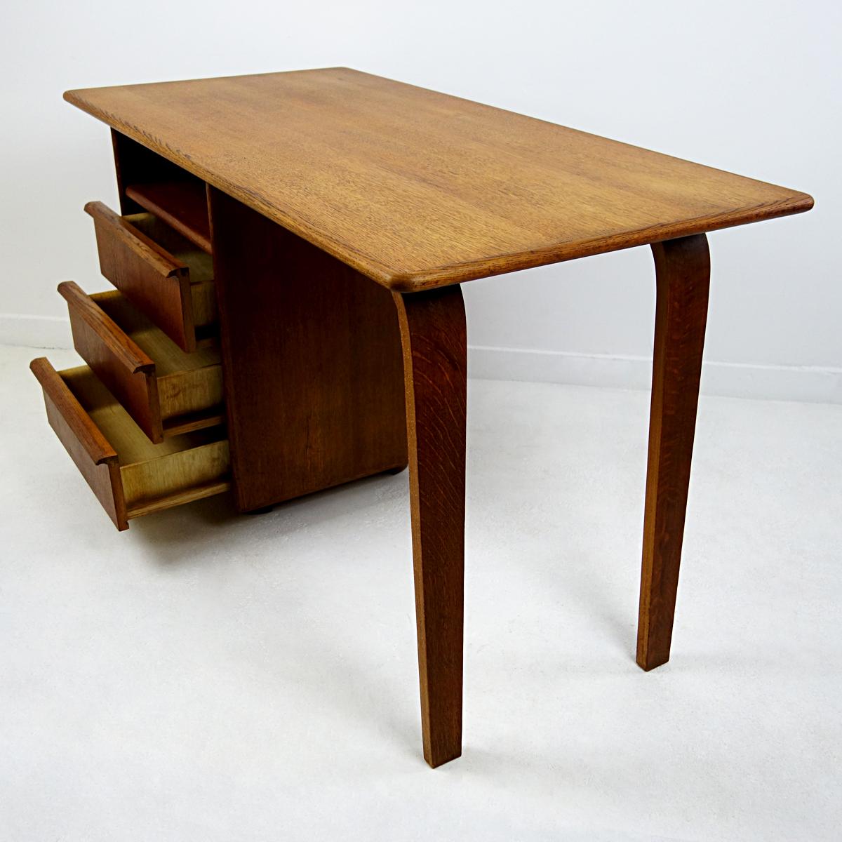 Moderner Schreibtisch aus der Mitte des Jahrhunderts, entworfen von Cees Braakman für USM Pastoe (Eichenholz) im Angebot