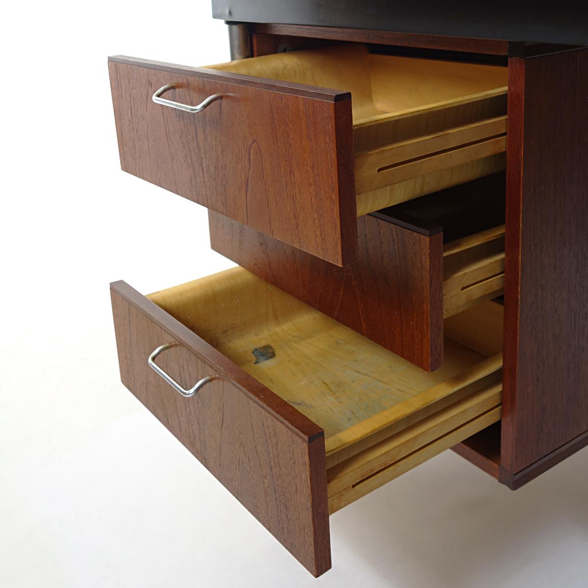 Mid-Century Modern Desk Designed by Cees Braakman for USM Pastoe For Sale 1