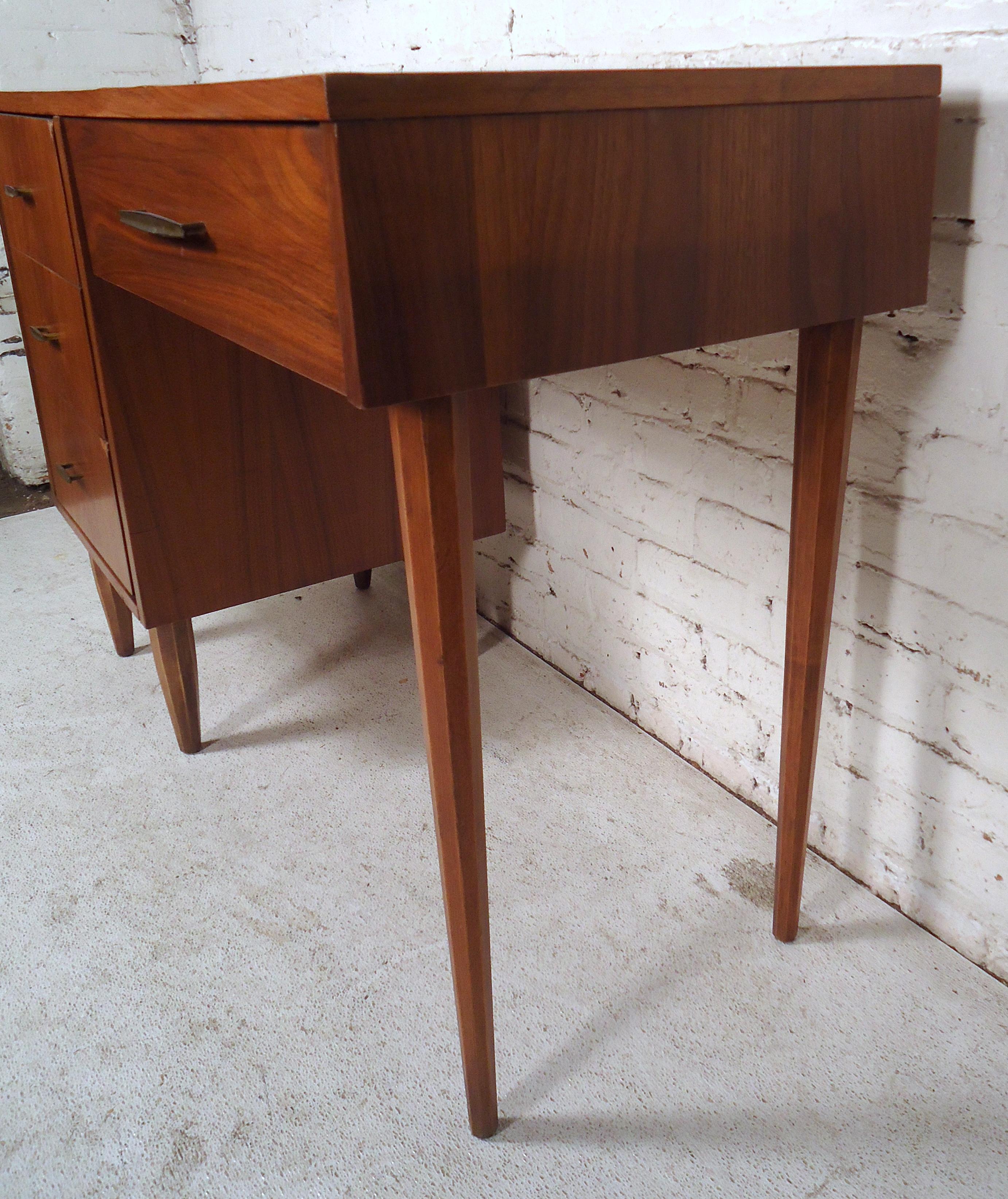 Mid-20th Century Mid-Century Modern Desk
