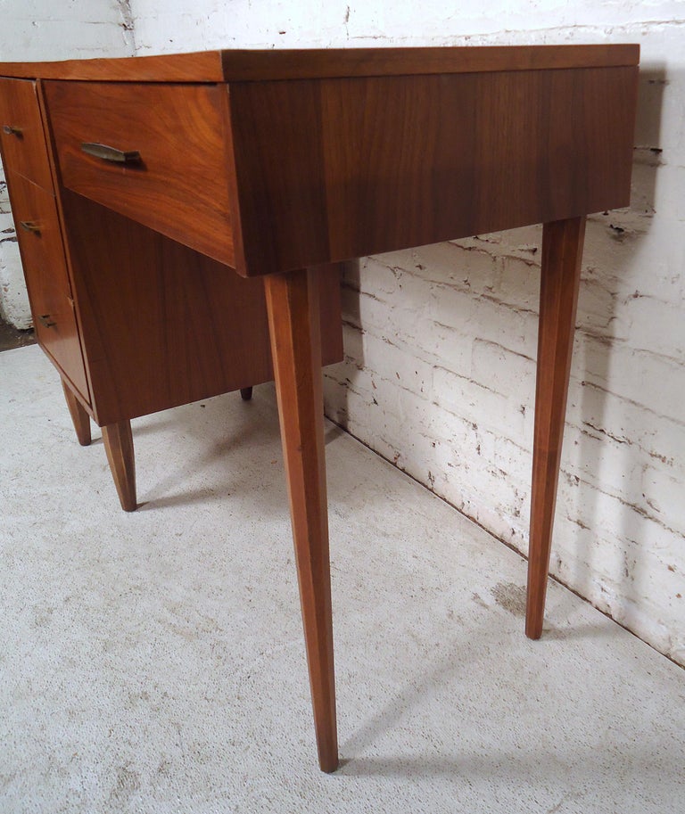 MidCentury Modern Desk For Sale at 1stDibs
