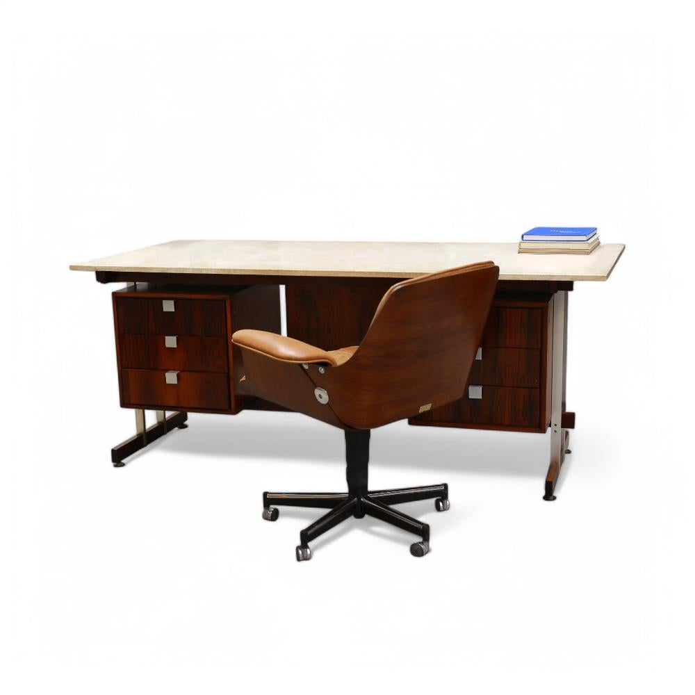 XX secolo Scrivania moderna del Mid Century in legno duro e marmo di Novo Rumo, 1960 ca. in vendita