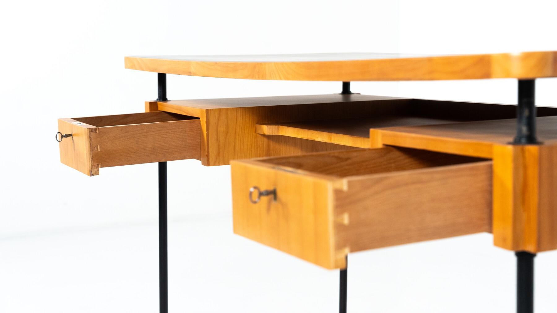 Mid-Century Modern Desk, Italy, 1960s For Sale 6