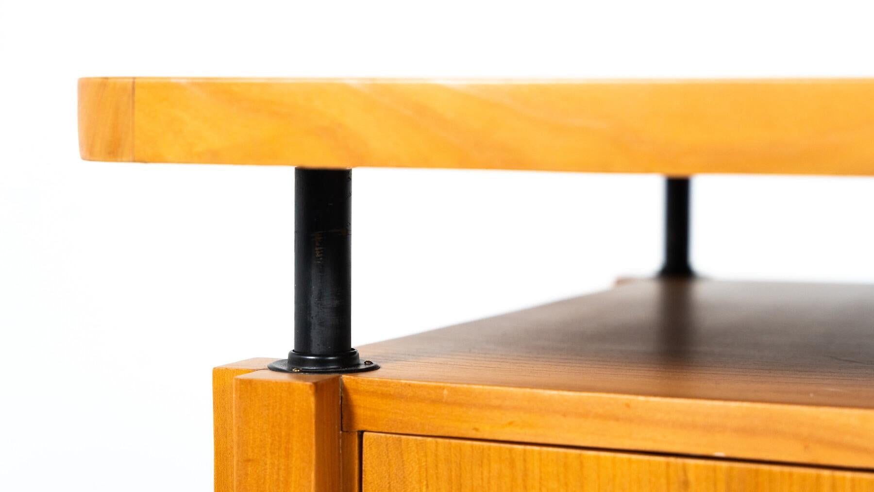Mid-Century Modern Desk, Italy, 1960s For Sale 8
