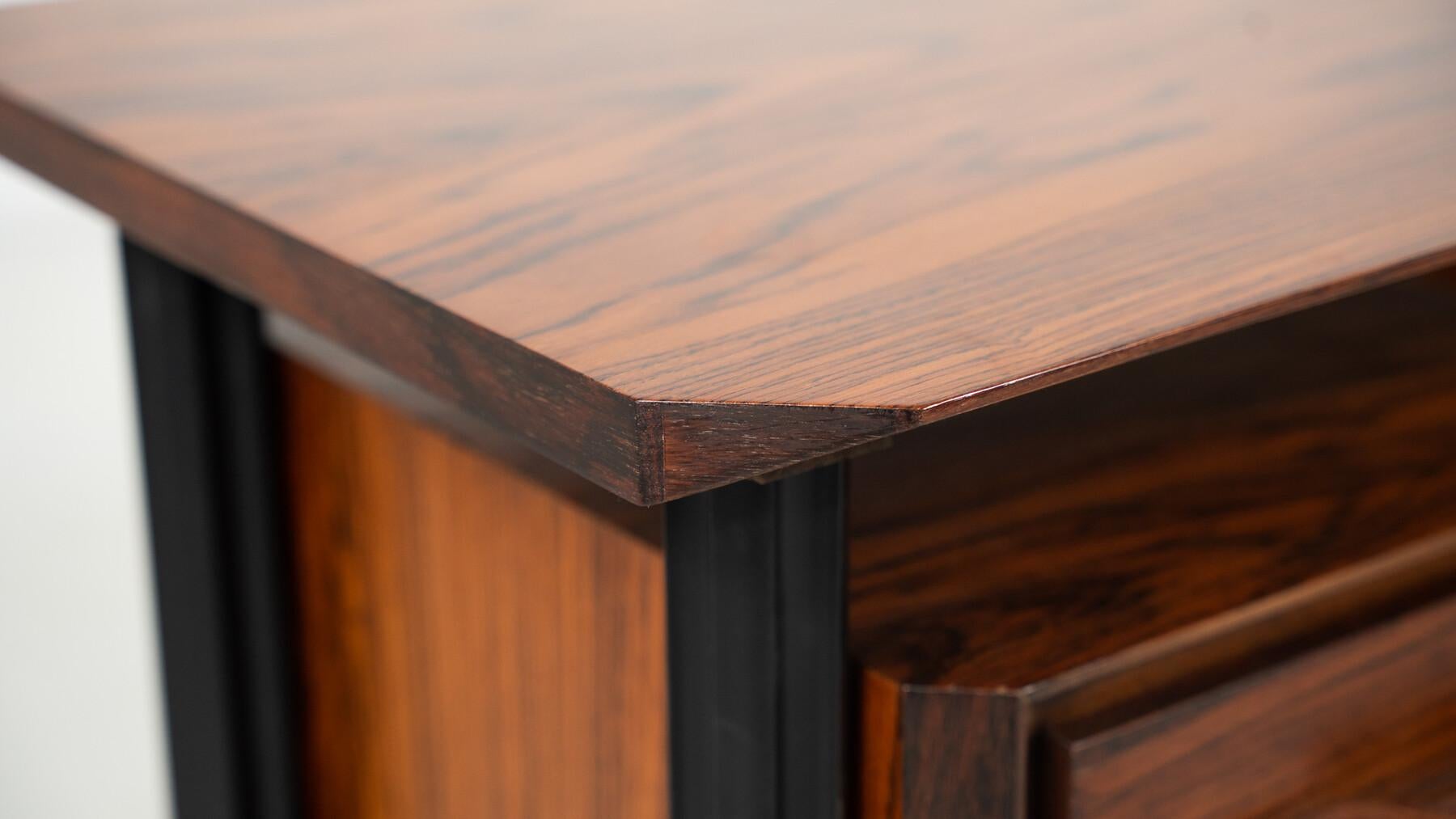 Legno Scrivania moderna di metà secolo, Italia, anni '60 in vendita