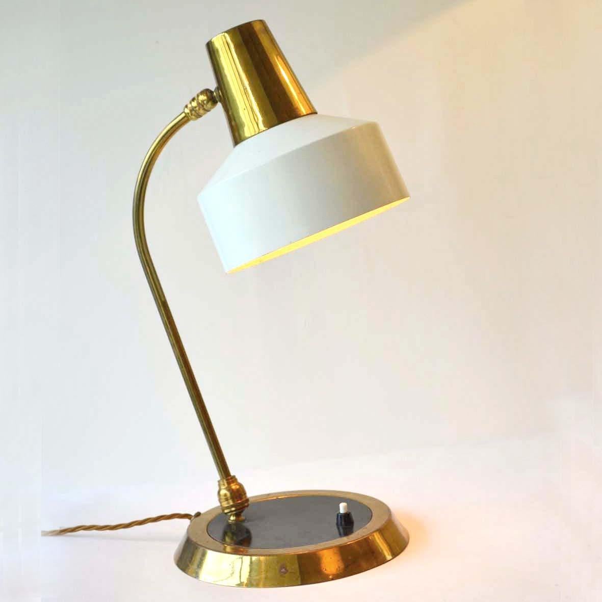 Mid-Century Modern Desk Lamp Cream and Brass For Sale 2