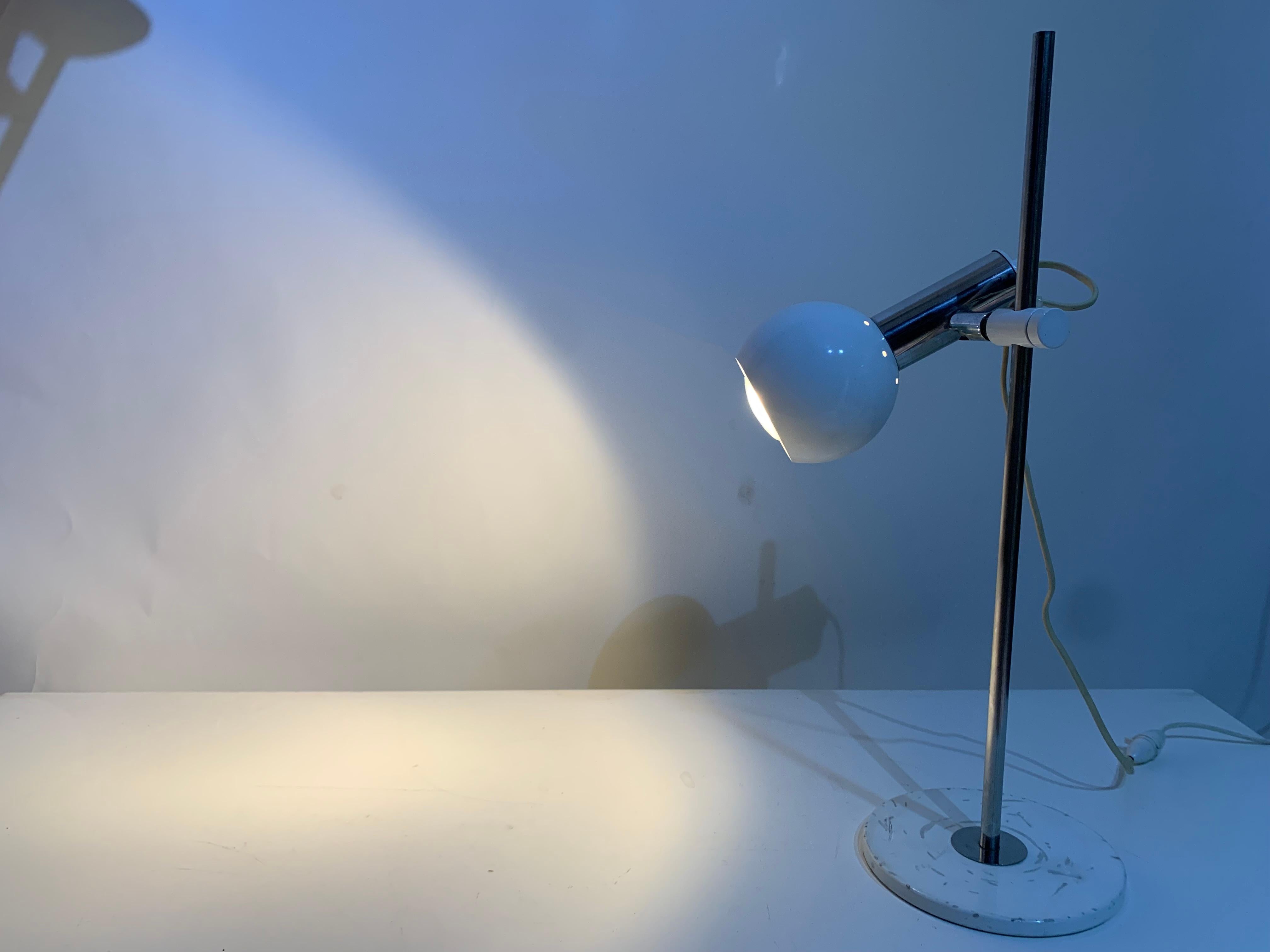 Mid- century Modern Desk Lamp For Sale 4