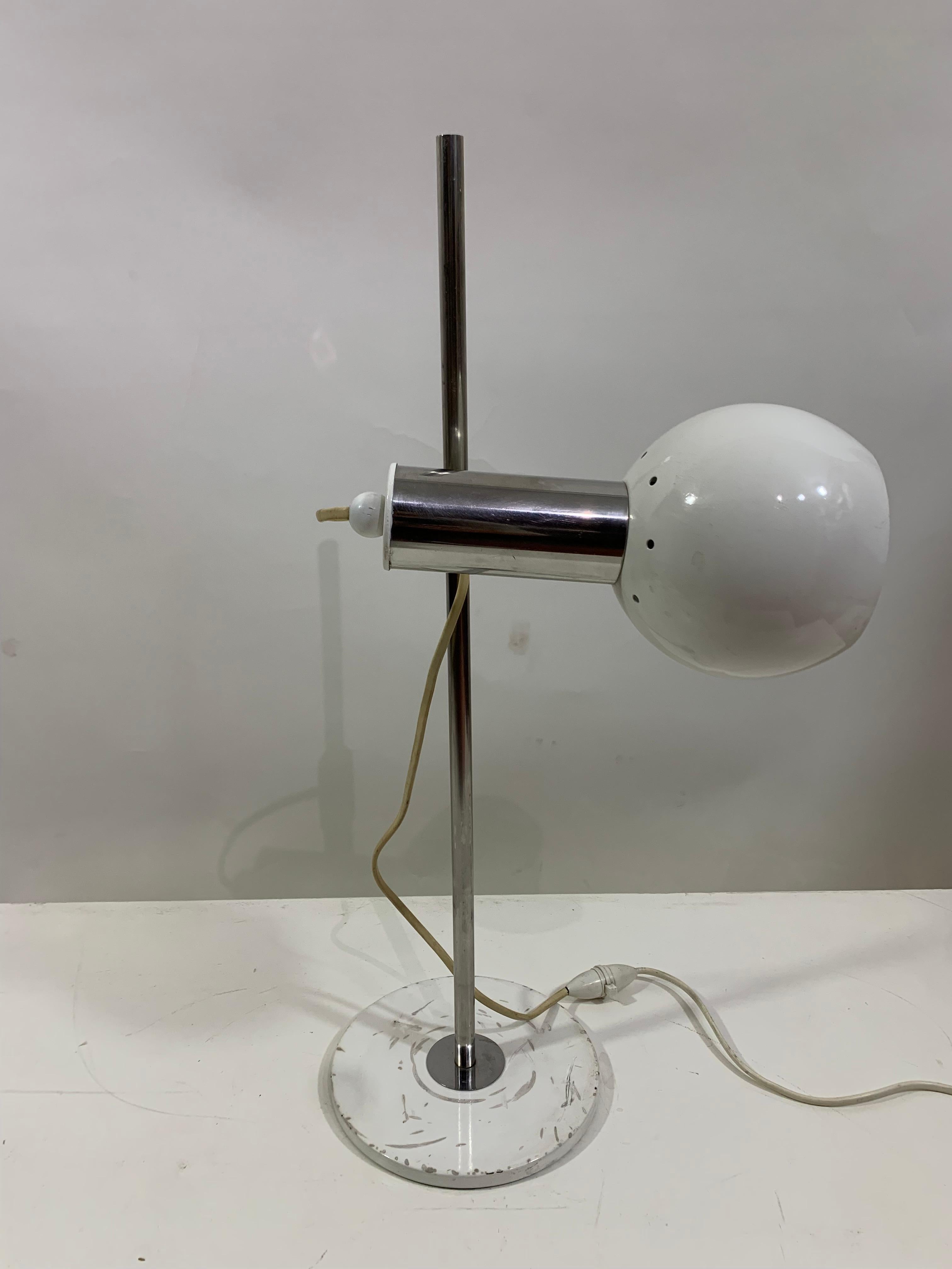 Mid- century Modern Desk Lamp For Sale 1