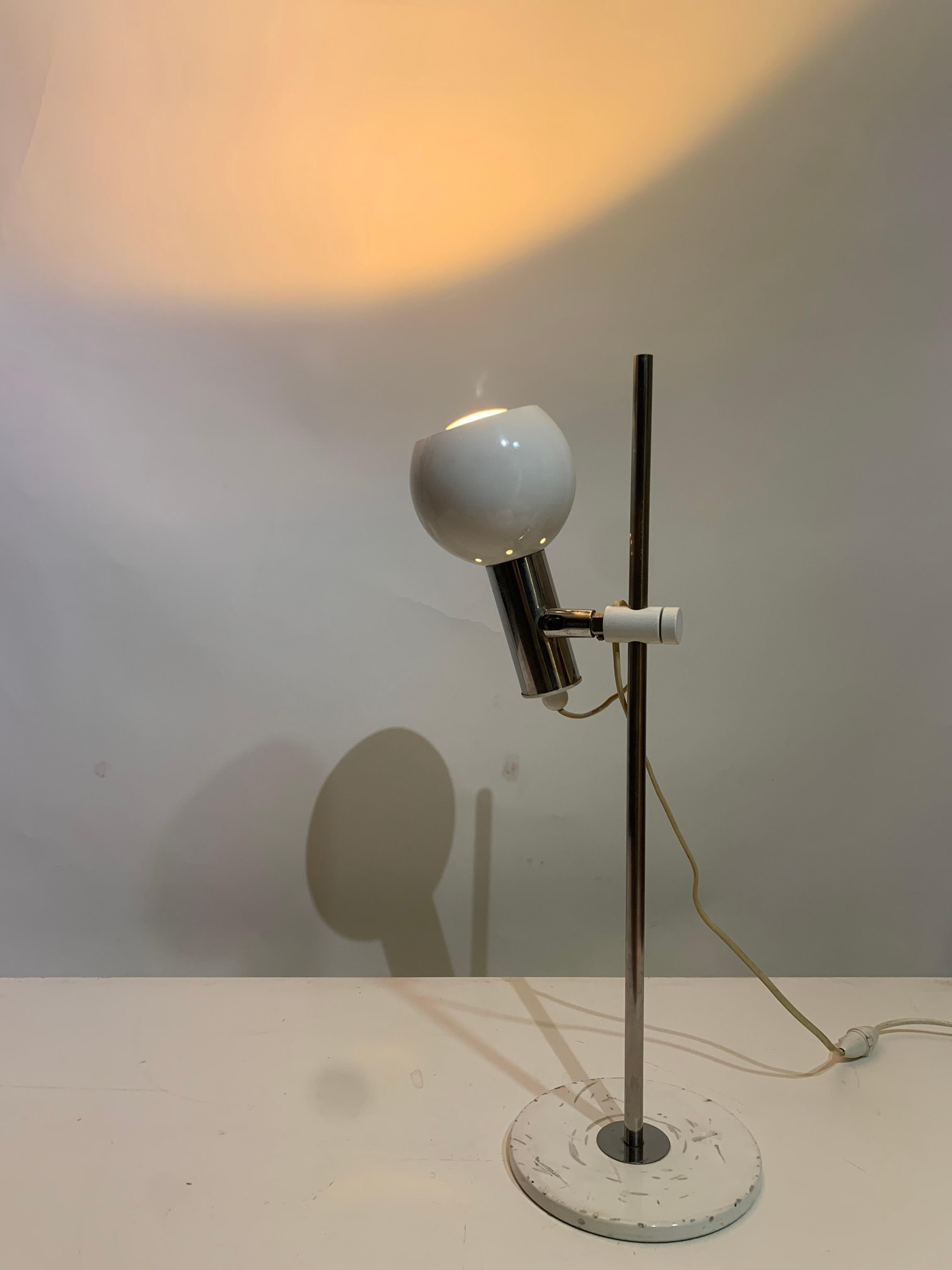 Mid- century Modern Desk Lamp For Sale 2