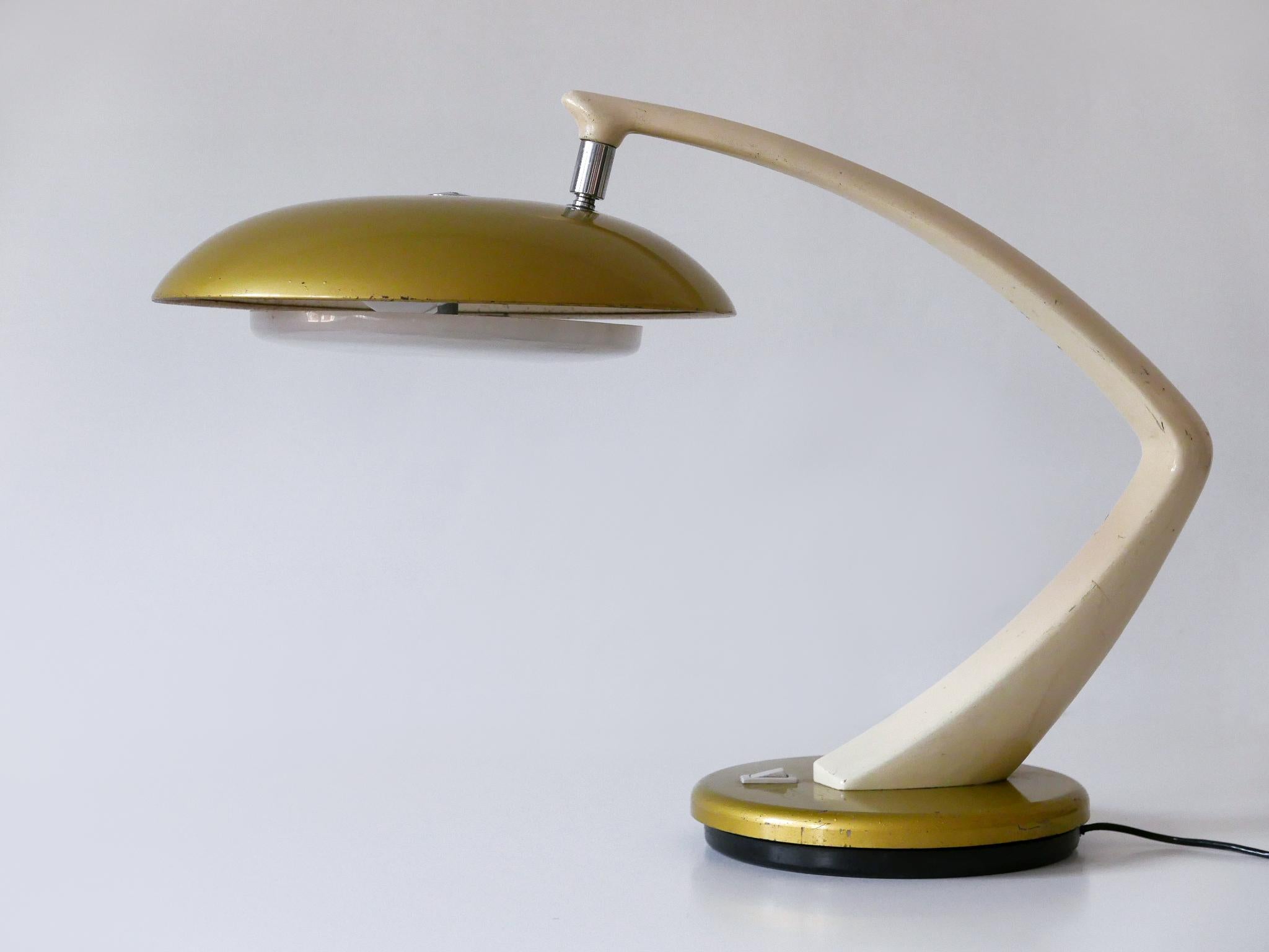 Moderne Schreibtisch- oder Tischlampe aus der Mitte des Jahrhunderts „Boomerang 64“ von Fase Spain 1960er Jahre (Spanisch) im Angebot