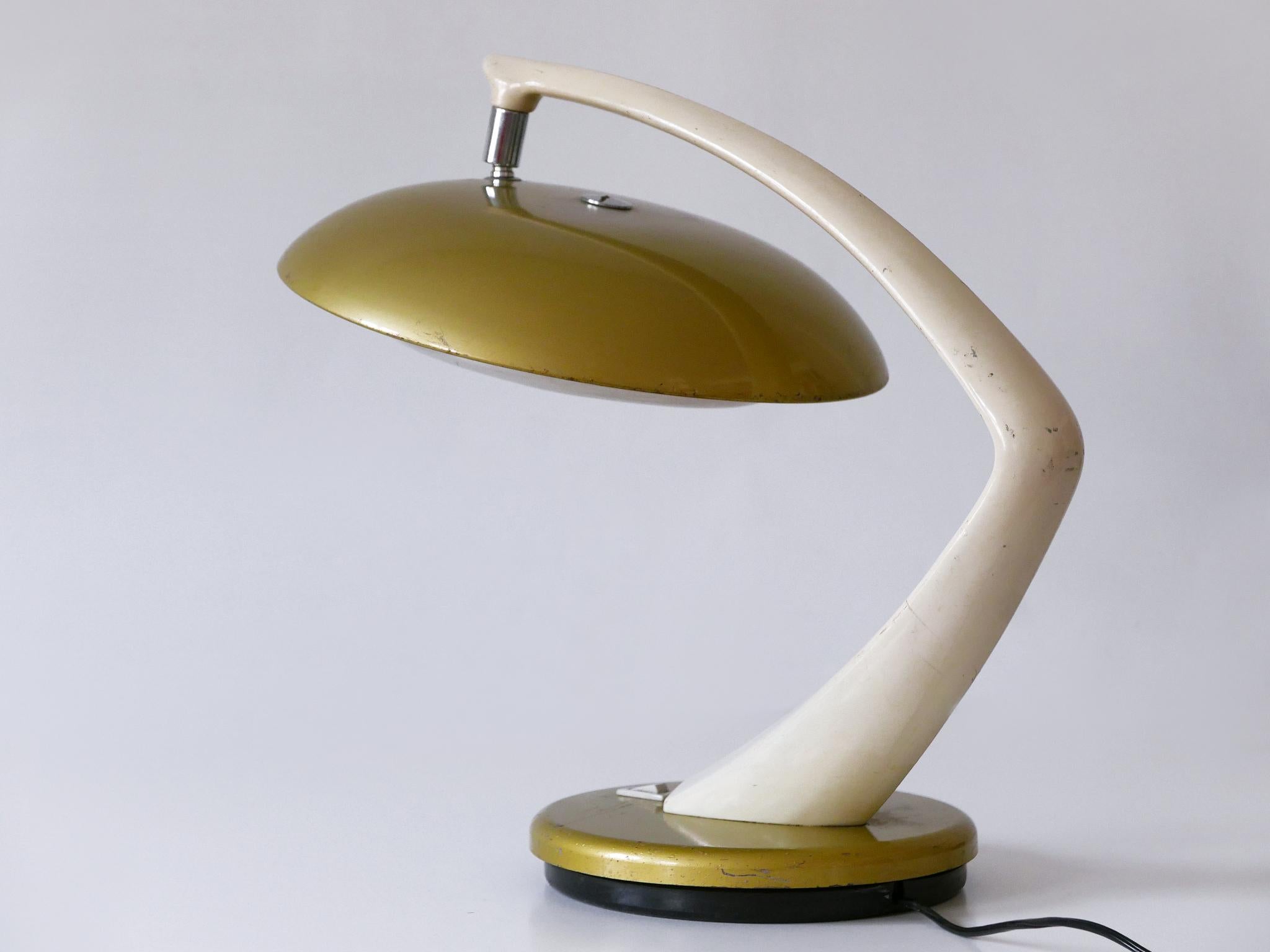 Enameled Mid Century Modern Desk Light or Table Lamp 'Boomerang 64' by Fase Spain 1960s For Sale