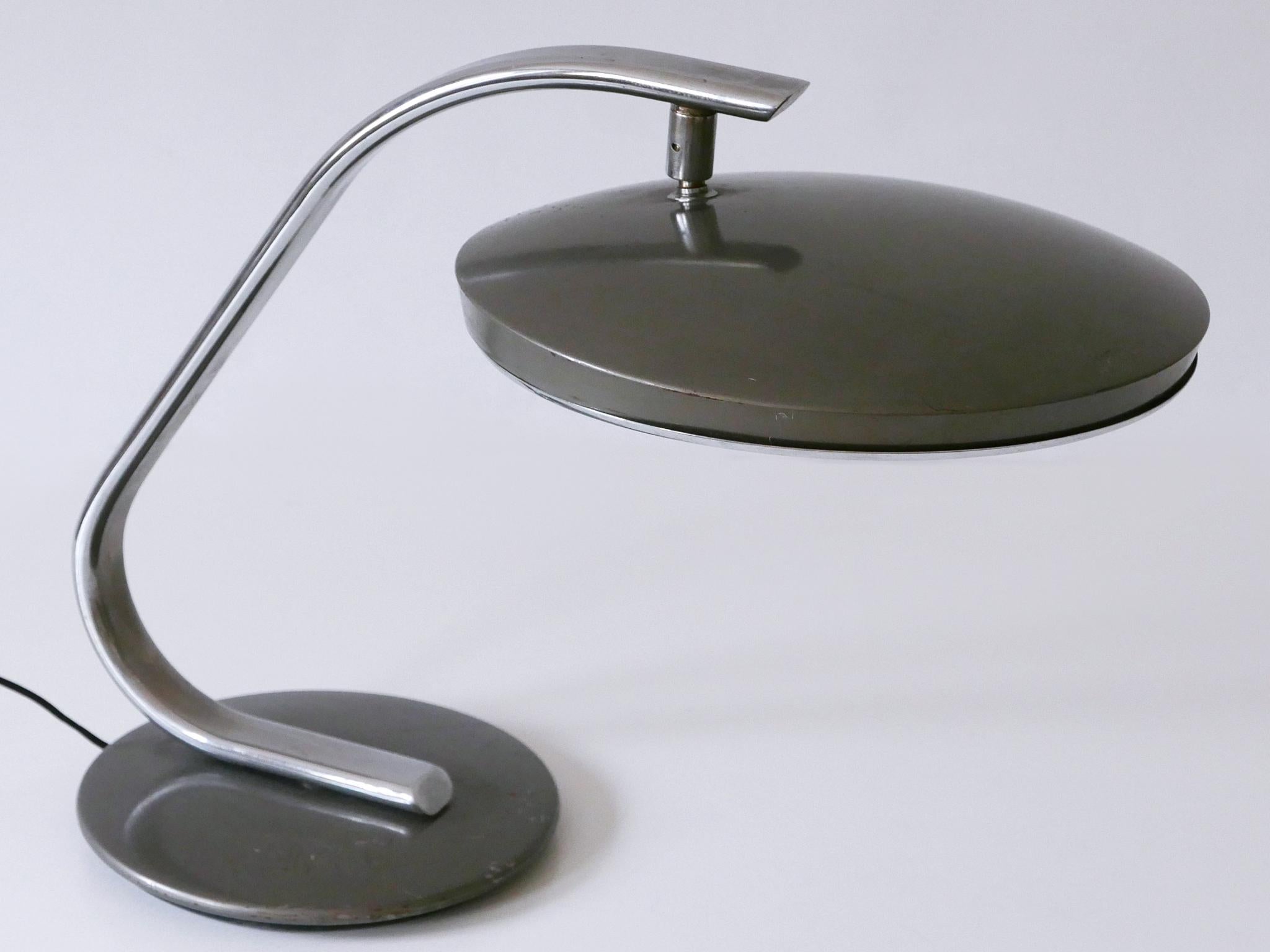 Moderne Schreibtisch- oder Tischlampe aus der Mitte des Jahrhunderts „Boomerang“ von Fase Spain 1960er Jahre im Angebot 4