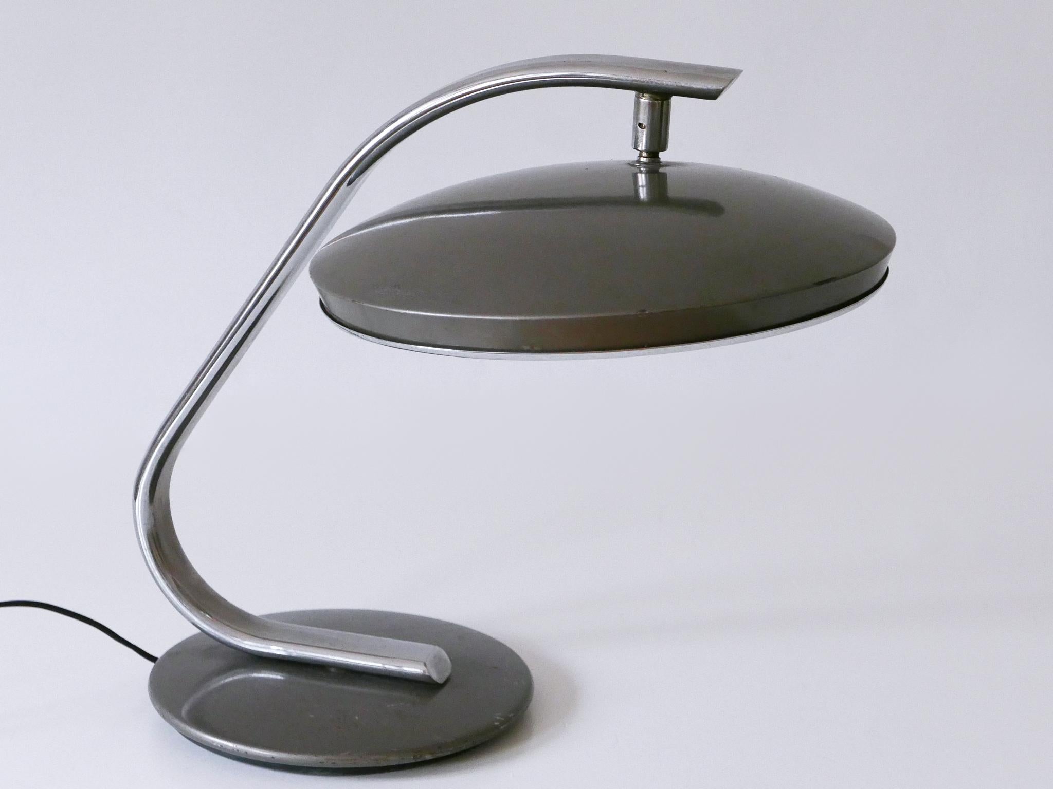 Mid Century Modern Desk Light or Table Lamp 'Boomerang' by Fase Spain 1960s For Sale 8
