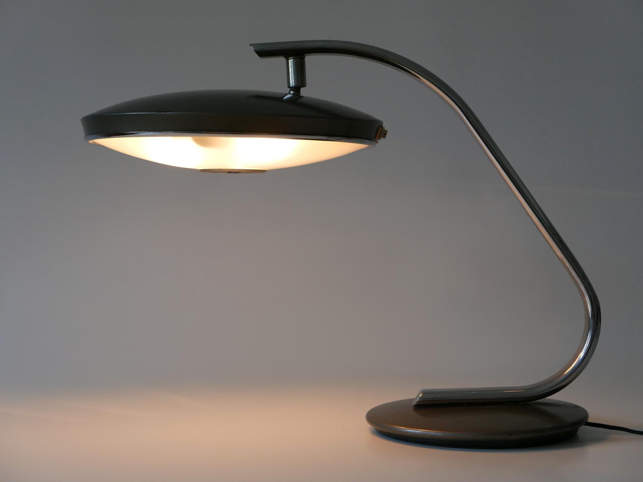 Spanish Mid Century Modern Desk Light or Table Lamp 'Boomerang' by Fase Spain 1960s For Sale