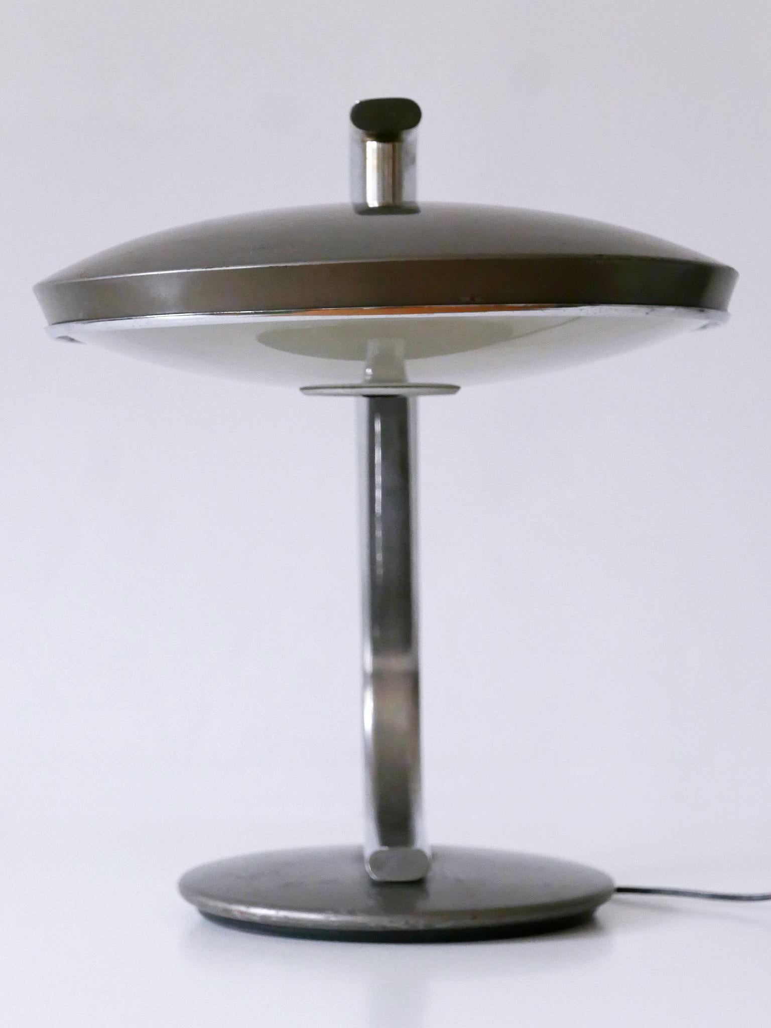 Moderne Schreibtisch- oder Tischlampe aus der Mitte des Jahrhunderts „Boomerang“ von Fase Spain 1960er Jahre (Glas) im Angebot