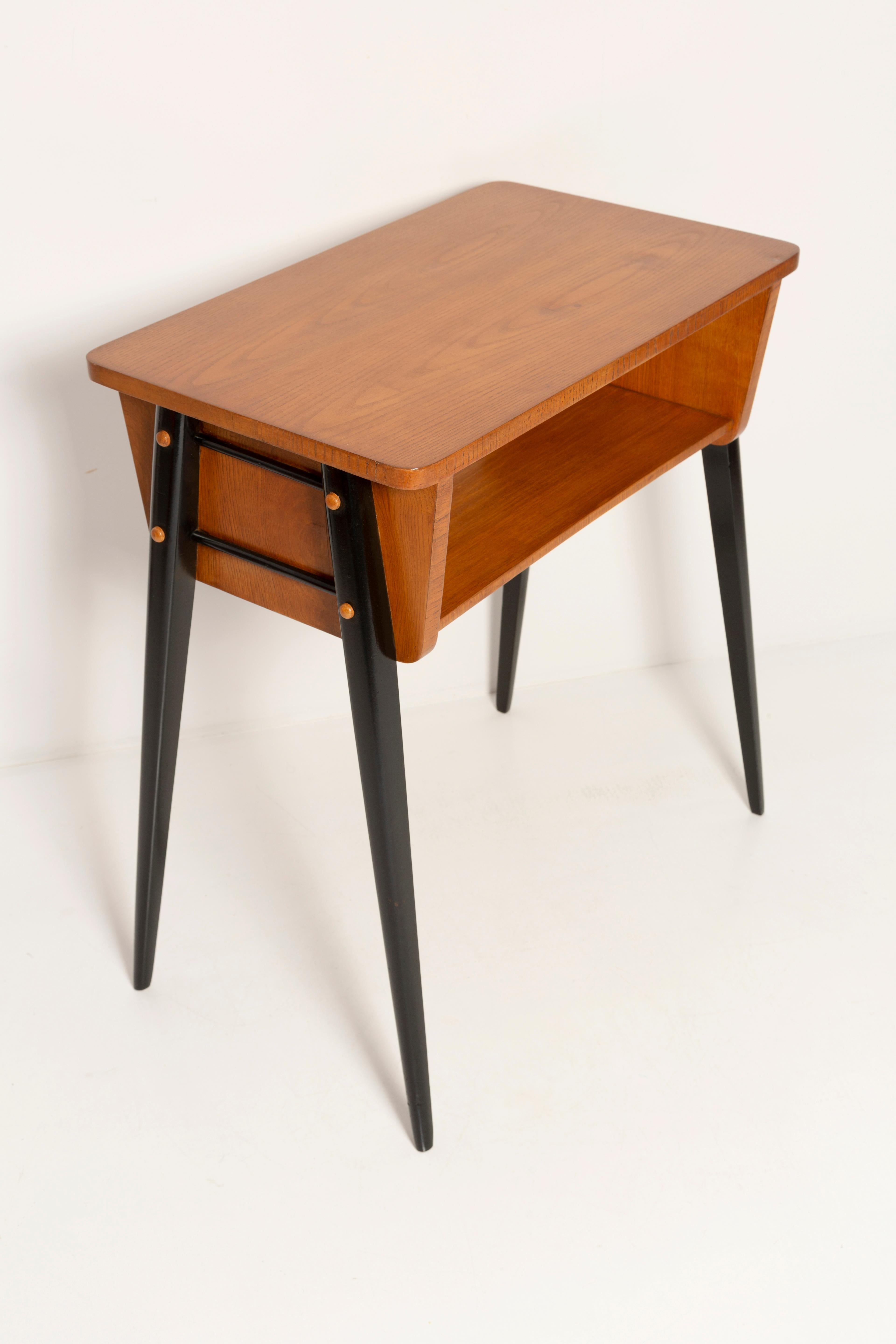 Mid-Century Modern Desk Table, Vintage, Art Deco, Europe, Poland, 1960s For Sale 4